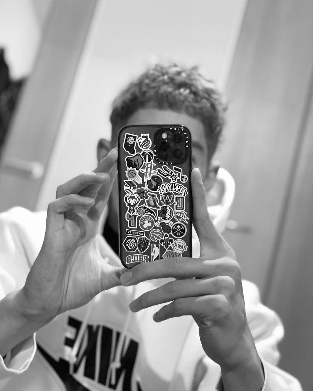 ベンドラメ礼生さんのインスタグラム写真 - (ベンドラメ礼生Instagram)「2021.01.29  📱📲…🥣。  @CASETiFY_jp   #NBAxCASETiFY #CASETiFY」1月29日 13時01分 - venleo.9