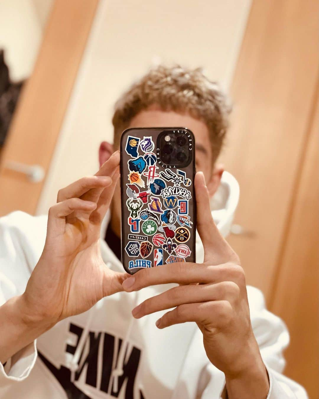 ベンドラメ礼生さんのインスタグラム写真 - (ベンドラメ礼生Instagram)「2021.01.29  📱📲…🥣。  @CASETiFY_jp   #NBAxCASETiFY #CASETiFY」1月29日 13時01分 - venleo.9