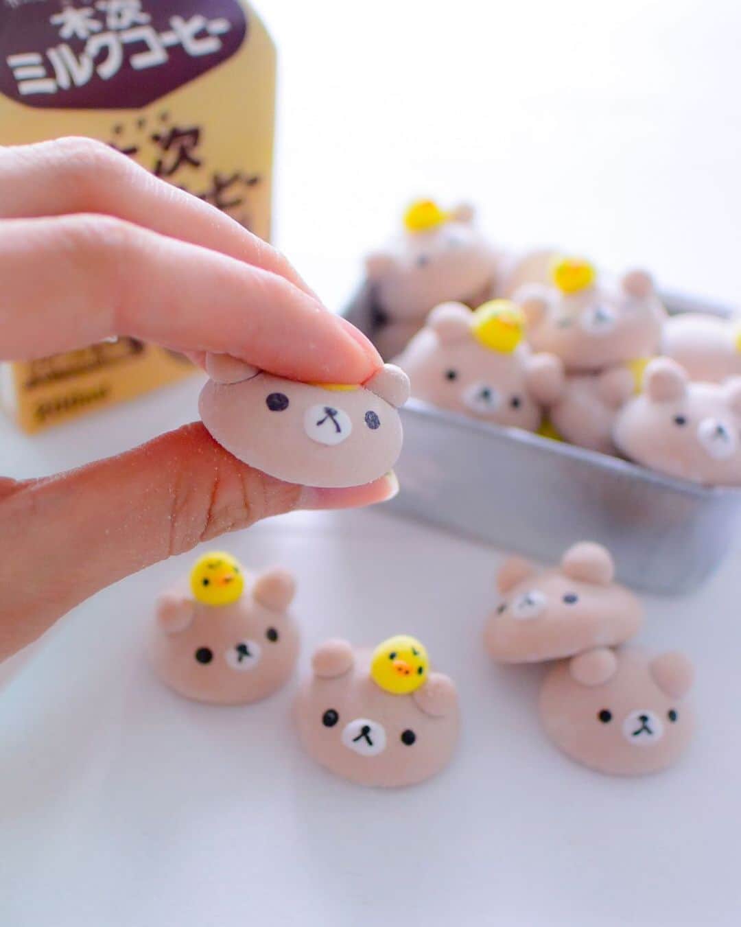 Little Miss Bento・Shirley シャリーのインスタグラム：「Squishhh..... squashing my Rilakkuma marshmallows #littlemissbento」