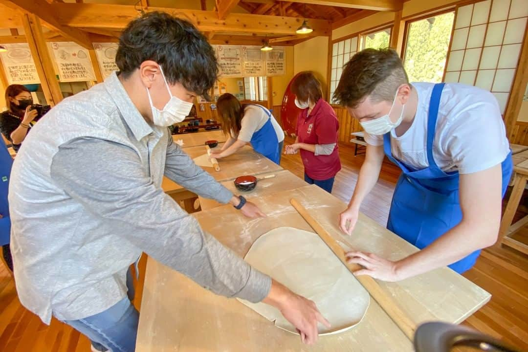 MagicalTripさんのインスタグラム写真 - (MagicalTripInstagram)「Hello! This is MagicalTrip @magicaltripcom. Are you missing trips to Japan? Hopefully, sooner or later we will get to meet again! We are offering an ALL-NEW interactive tour in Ouchijuku, Fukushima!  First photo: Travel to Ouchi-juku, reminiscent of the Edo period, with Edo architecture still in its rightful place.  Second: Join your local guide as you create your very own SOBA noodles from scratch, using tools and techniques, that has been nurtured for several generations spanning several  centuries.  Third: Ofcourse, you will get to sample the noodles you made, enjoy using green onions (Negi) as your utensils, a classic and locals way of eating Soba.  Stay tuned for more Fukushima tour announcements this week!  If you’re interested, please check out via our bio! @magicaltripcom  #magicaltrip #magicaltripcom #magicaltripjapan #fukushima #fukushimafood #fukushimatravel #fukushimalocal #discoverfukushima #Ouchijuku  #fukushimafoodguide #tokyotrip #tokyotravel #tokyotour #tokyotours #tokyolocal #discovertokyo #tokyojapan #tokyofoodie #tokyofoodies #tokyofoodporn #tokyofoodguide #tokyofoodtour #tokyofoodtrip #tokyofoodblogger #tokyofooddrinktour #tokyofoodfile #hotsprings #tokyofoodtour #japanfood #japanfoodie」1月29日 13時00分 - magicaltripcom