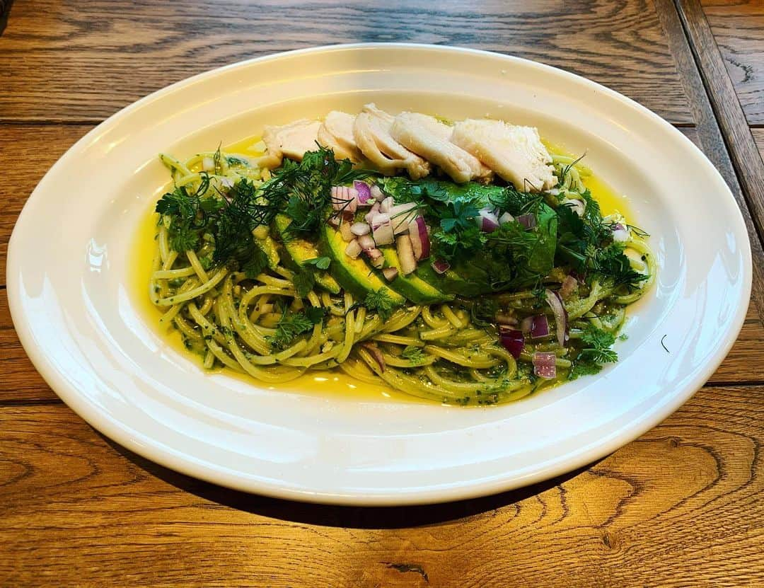 黒沢薫さんのインスタグラム写真 - (黒沢薫Instagram)「#lunch #greenpasta #avocado #chicken #yummy #healthy #beautiful #instafood #instagood」1月29日 13時10分 - kaorukurosawa_lovelife