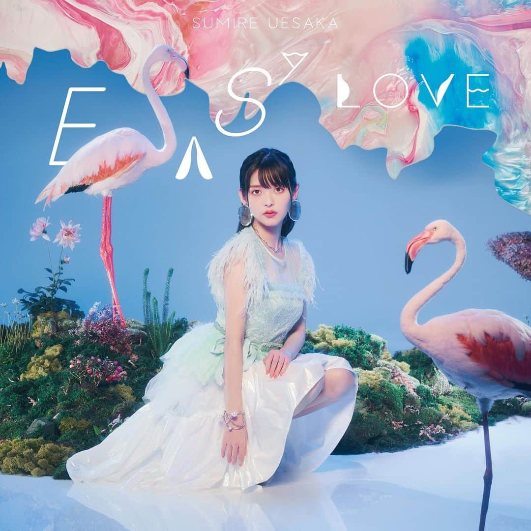 永瀬由衣のインスタグラム：「上坂すみれさんニューシングル「EASY LOVE」CDジャケットアートディレクションいたしました🦩💕 麗し美しのすみれさん、ご一緒できてうれしかったです🪄 4.21 RELEASE!! こちらは通常盤🦩🦩  AD : Yui Nagase #lemonlife PH : Riu Nakamura @riunakamura0815  ST : Natsumi Sano HM : Megumi Kitagawa PROP : Shizuka Aoki @chan_shi26」
