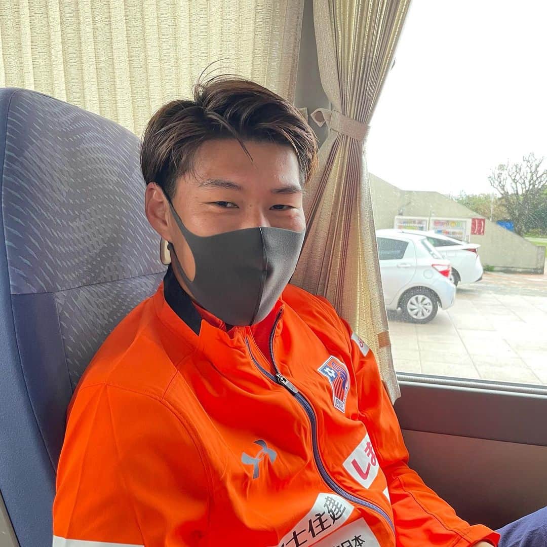 のインスタグラム：「20歳...年齢詐称疑惑...」
