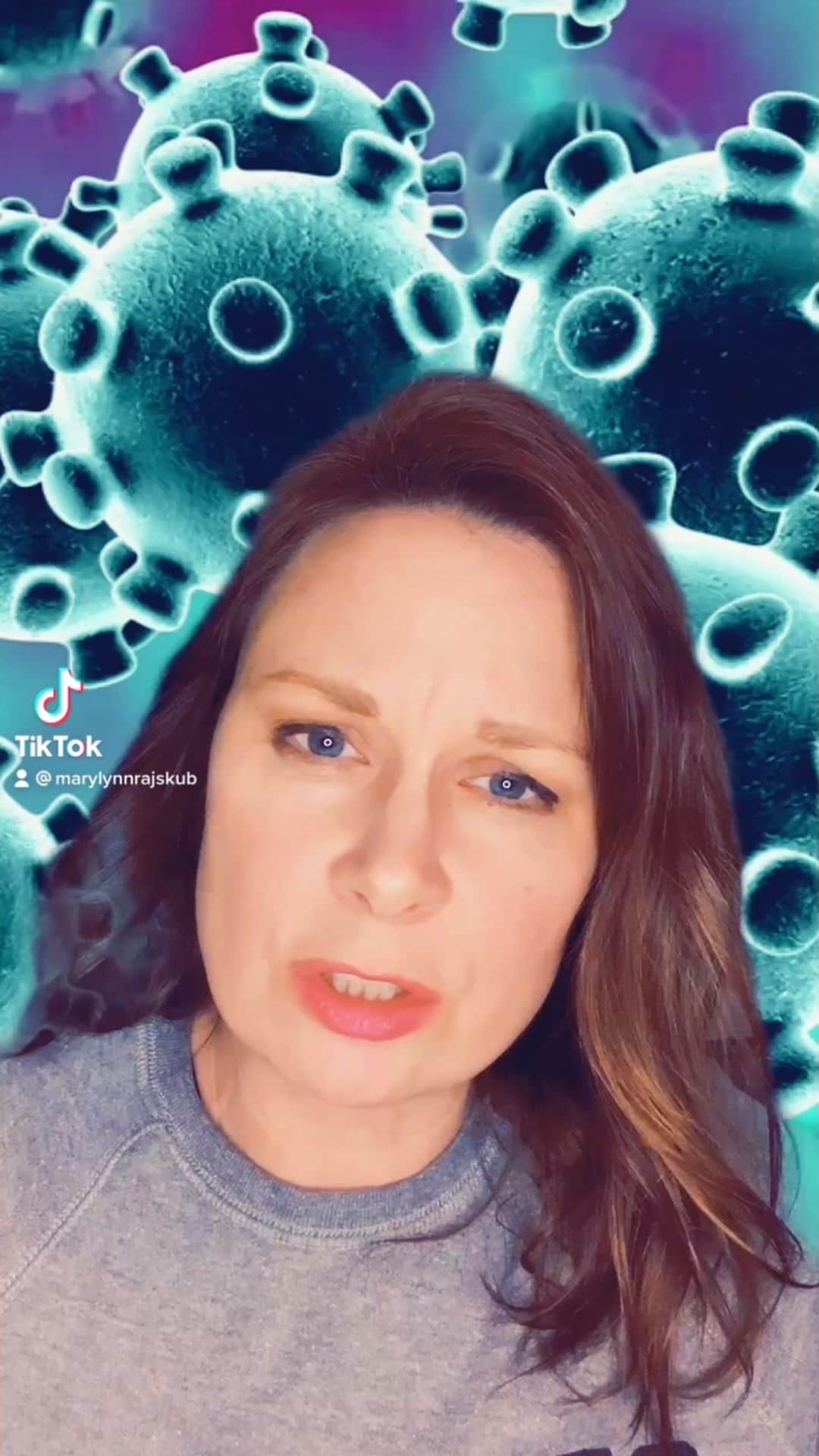 メアリー・リン・ライスカブのインスタグラム：「#news #corona #relief #cope #selfcare #pandemic #love #celeb #standup #breakingnews #thebachelor #bachelornation」