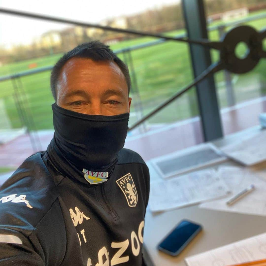 ジョン・テリーさんのインスタグラム写真 - (ジョン・テリーInstagram)「Good Morning @avfcofficial ⚽️  Not a bad view from the new office... 😷」1月29日 19時05分 - johnterry.26