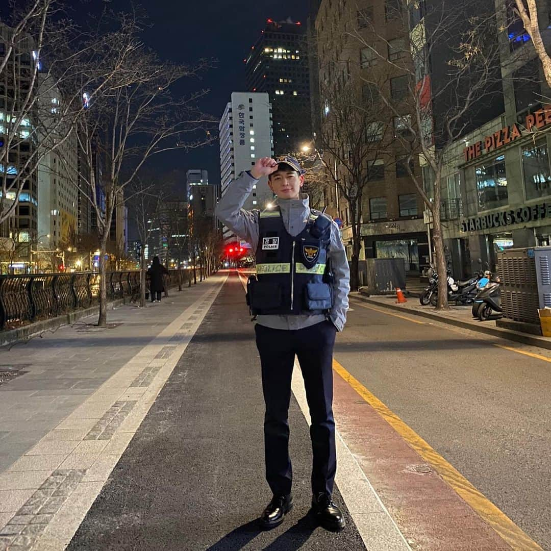 チェ・ミンホさんのインスタグラム写真 - (チェ・ミンホInstagram)「Lovestuck in the city.」1月29日 13時52分 - choiminho_1209