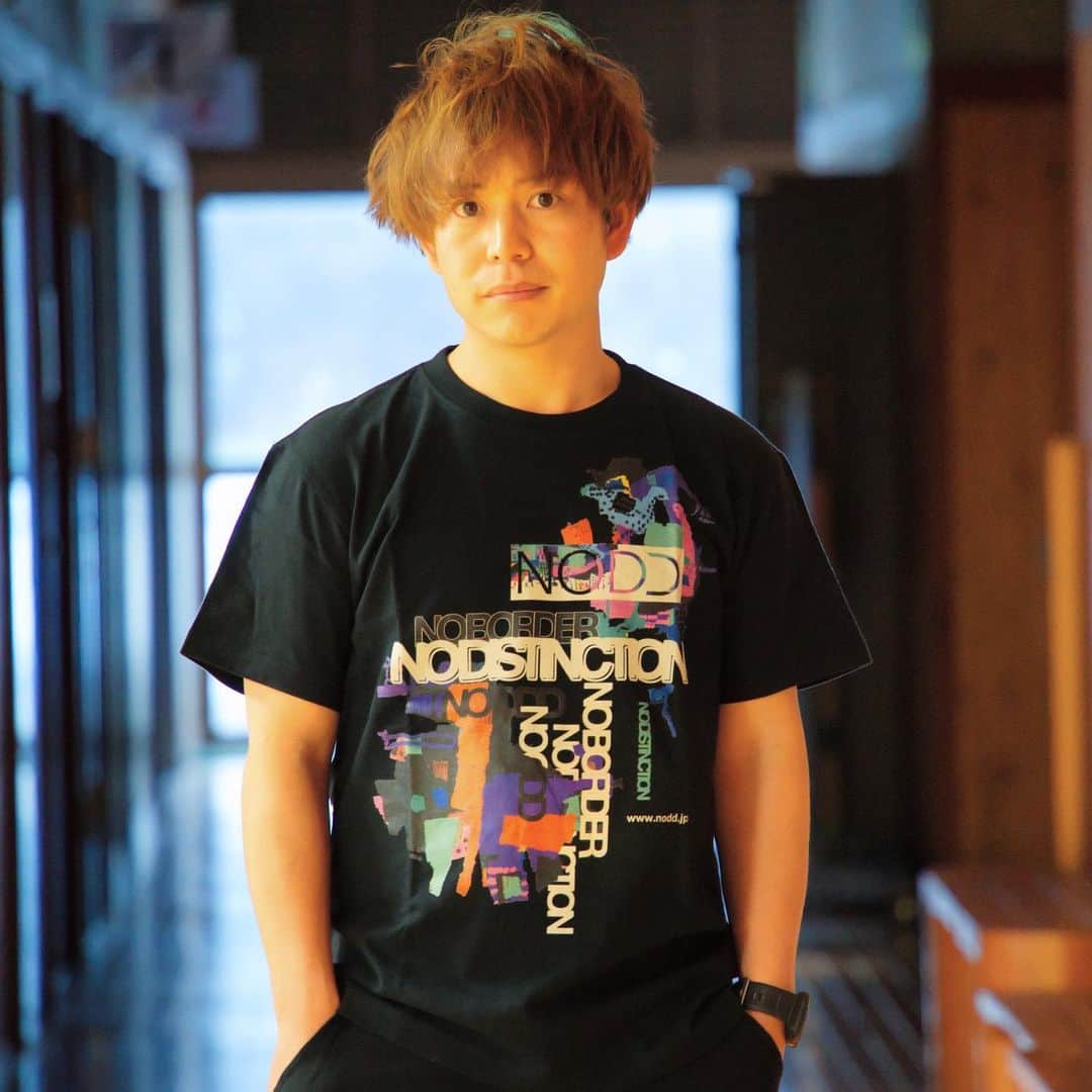 石田太志のインスタグラム：「I’ve got @nodd_jp T-shirt. This is great design. ･ #footbag #taishiishida #freestyle #soccer #follow #worldchampion #performance #performer #instagramer #hackysack #nodd #design #tshirt #sanjo #shitada」