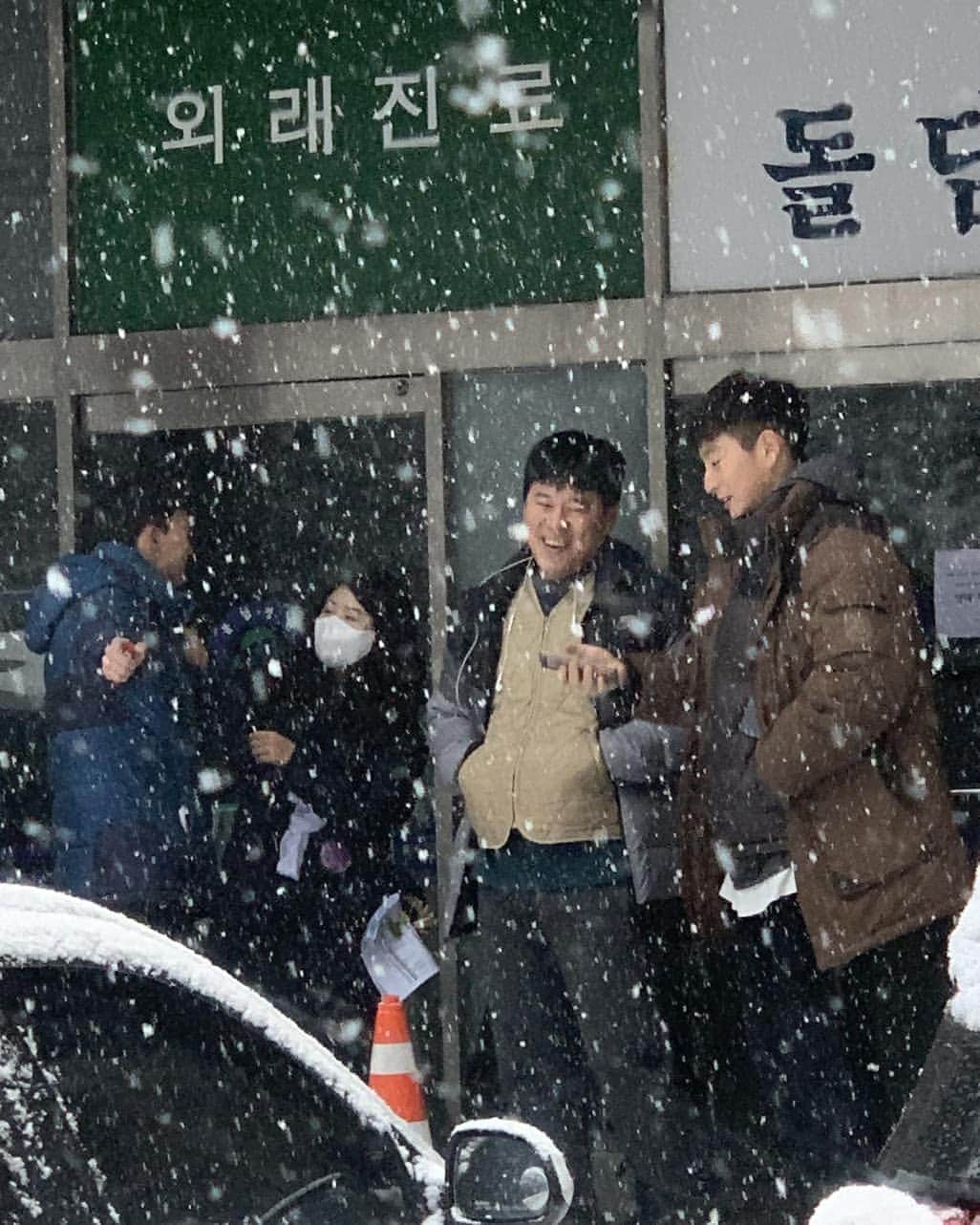 ジヌン さんのインスタグラム写真 - (ジヌン Instagram)「실제 촬영 때 무서웠던 적이 많아 재밌었어요😂 #나만보이니 많은 기대 부탁드려요🤗 이름은 #장근 입니다🔥」1月29日 14時00分 - jinwoon52