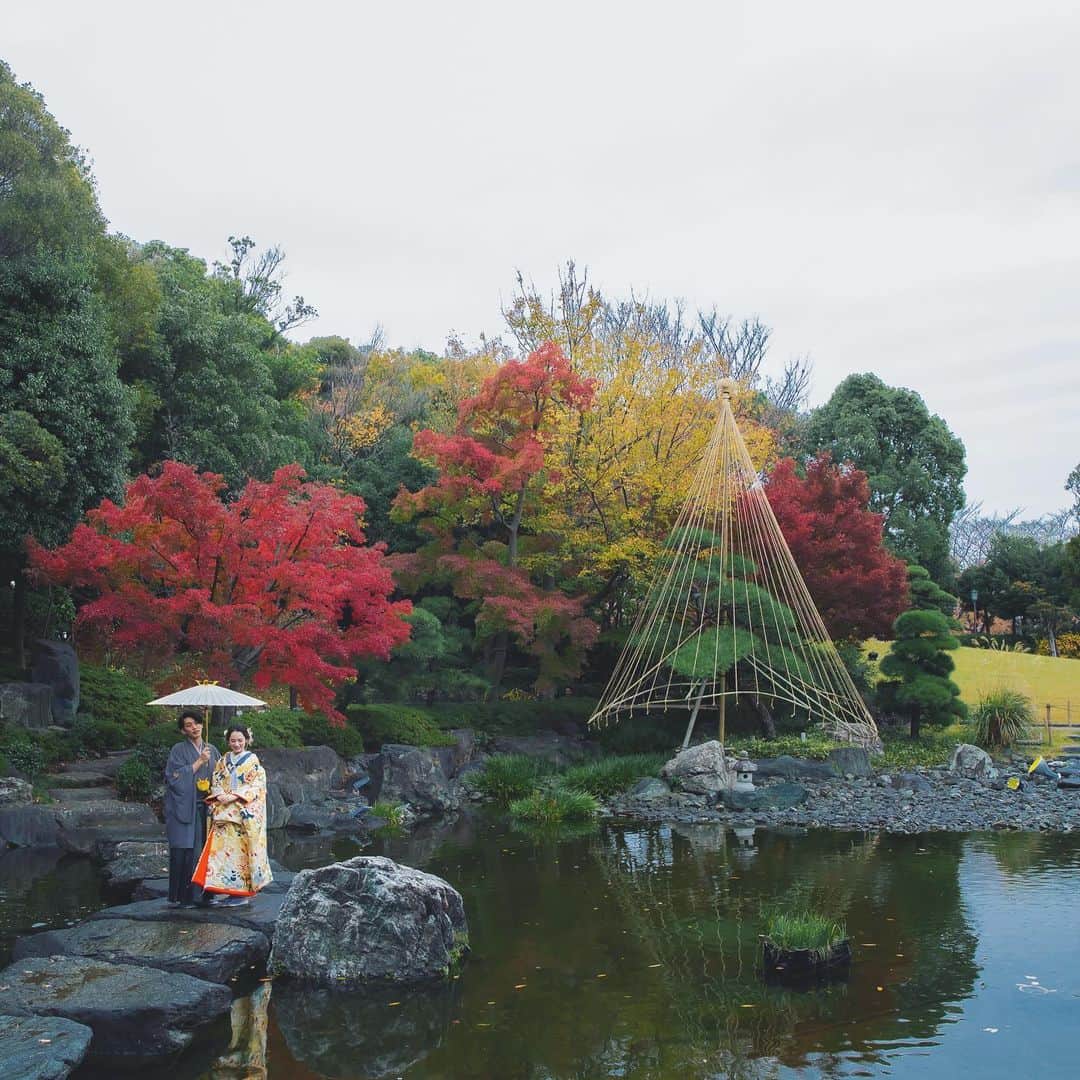 CLAIREさんのインスタグラム写真 - (CLAIREInstagram)「日本庭園は和装がとっても映える場所👘 ぜひロケーション撮影の候補にどうぞ✨ ・ @clairebridalstudio」1月29日 14時01分 - clairebridalstudio
