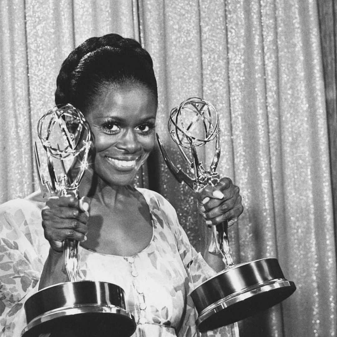 ブライス・ダラス・ハワードさんのインスタグラム写真 - (ブライス・ダラス・ハワードInstagram)「Ms. Cicely Tyson. A pioneer and enlightened genius. Only Ms. Tyson could have achieved what she did, performing in more than 100 film, television and stage roles, winning an honorary Oscar, and being inducted into both the American Theater and Television Halls of Fame. Her life was one spent inspiring others. To have been in her presence was a privilege. Thank you for your light, leadership, and legacy. Wishing you and your loved ones peace in this transition ♥️ What a human! What a life!」1月29日 14時01分 - brycedhoward