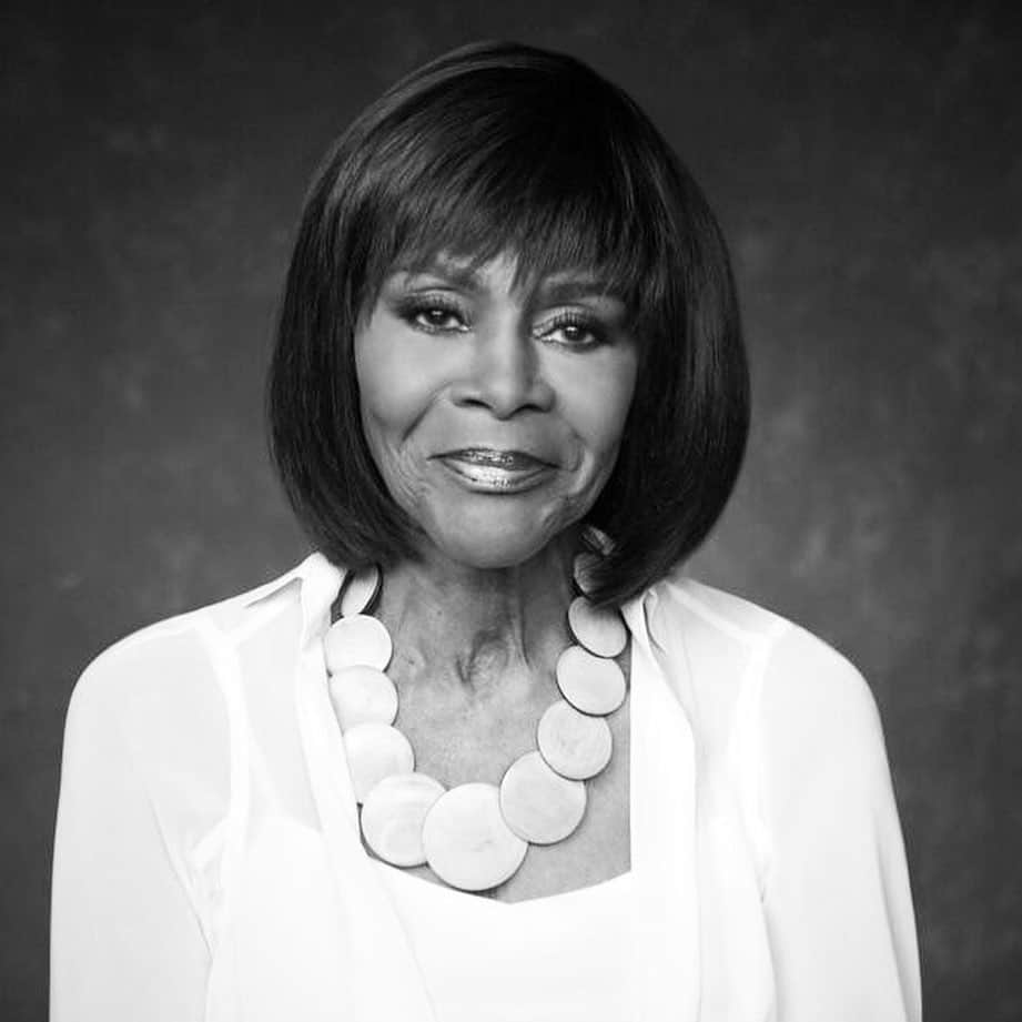 ブライス・ダラス・ハワードさんのインスタグラム写真 - (ブライス・ダラス・ハワードInstagram)「Ms. Cicely Tyson. A pioneer and enlightened genius. Only Ms. Tyson could have achieved what she did, performing in more than 100 film, television and stage roles, winning an honorary Oscar, and being inducted into both the American Theater and Television Halls of Fame. Her life was one spent inspiring others. To have been in her presence was a privilege. Thank you for your light, leadership, and legacy. Wishing you and your loved ones peace in this transition ♥️ What a human! What a life!」1月29日 14時01分 - brycedhoward