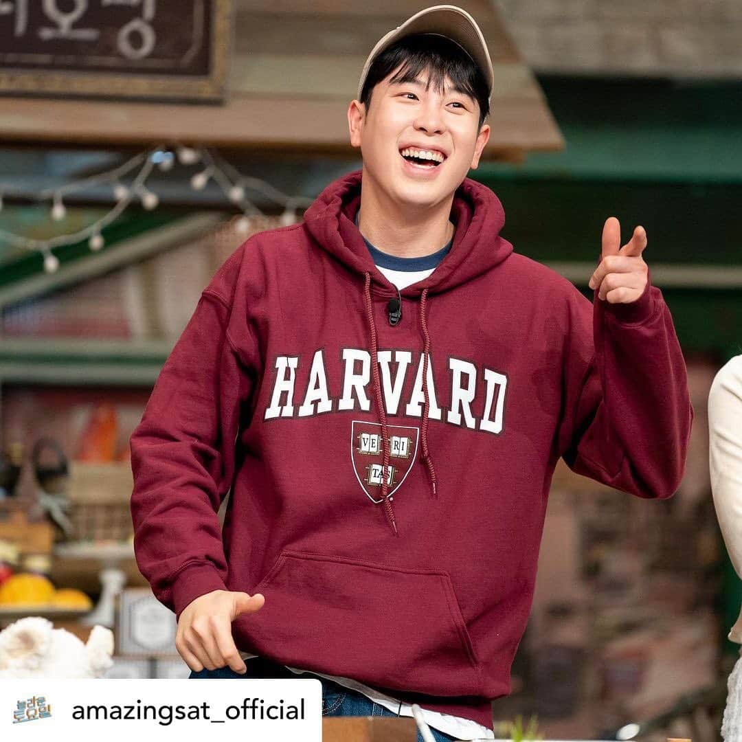 Block Bさんのインスタグラム写真 - (Block BInstagram)「Posted @withregram • @amazingsat_official 저 대학다닐 땐 이런 선배 없었는데요..」1月29日 14時25分 - blockb_official_