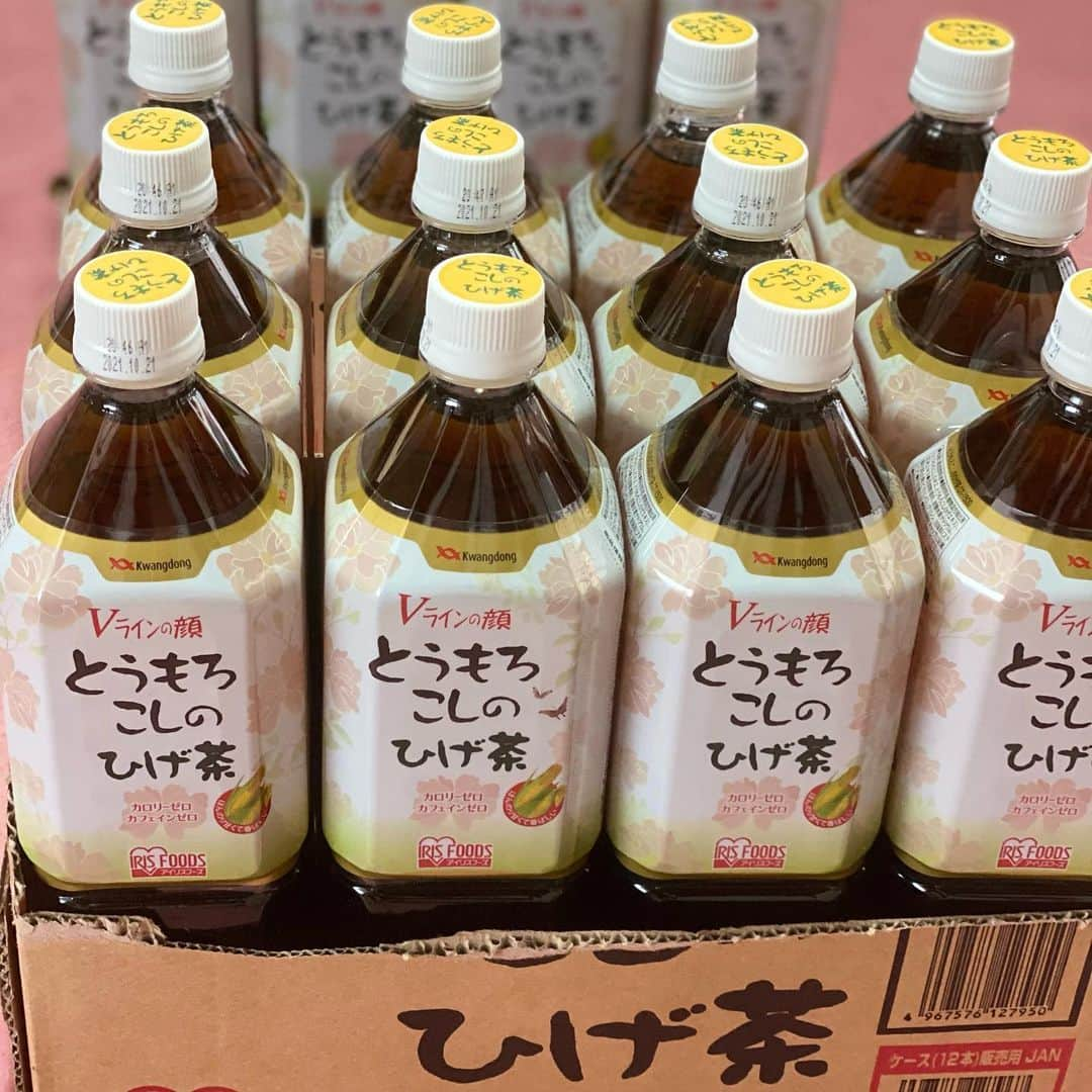 おごせ綾さんのインスタグラム写真 - (おごせ綾Instagram)「大好物のとうもろこしのひげ茶🌽🫖 36ℓ✨✨ 重たい荷物を配送して下さったお兄様に感謝✨✨ 食物繊維も豊富で甘くて美味しくて大好き！  今日の夜はひげ茶パーティー🎉🥳  #とうもろこしのひげ茶 #ひげ茶 #美容 #健康 #お茶  #コーン茶 #玉米茶 #옥수수차」1月29日 14時52分 - ogose0123