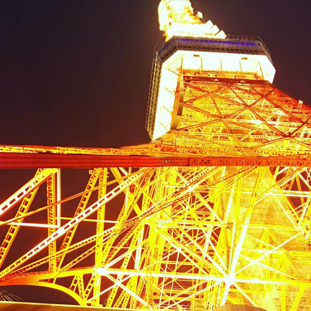 谷本貴義さんのインスタグラム写真 - (谷本貴義Instagram)「今晩は満月なのでタワー上部は消灯されます。20時までだけど。  #東京タワー #満月」1月29日 14時53分 - tanimoto_tak