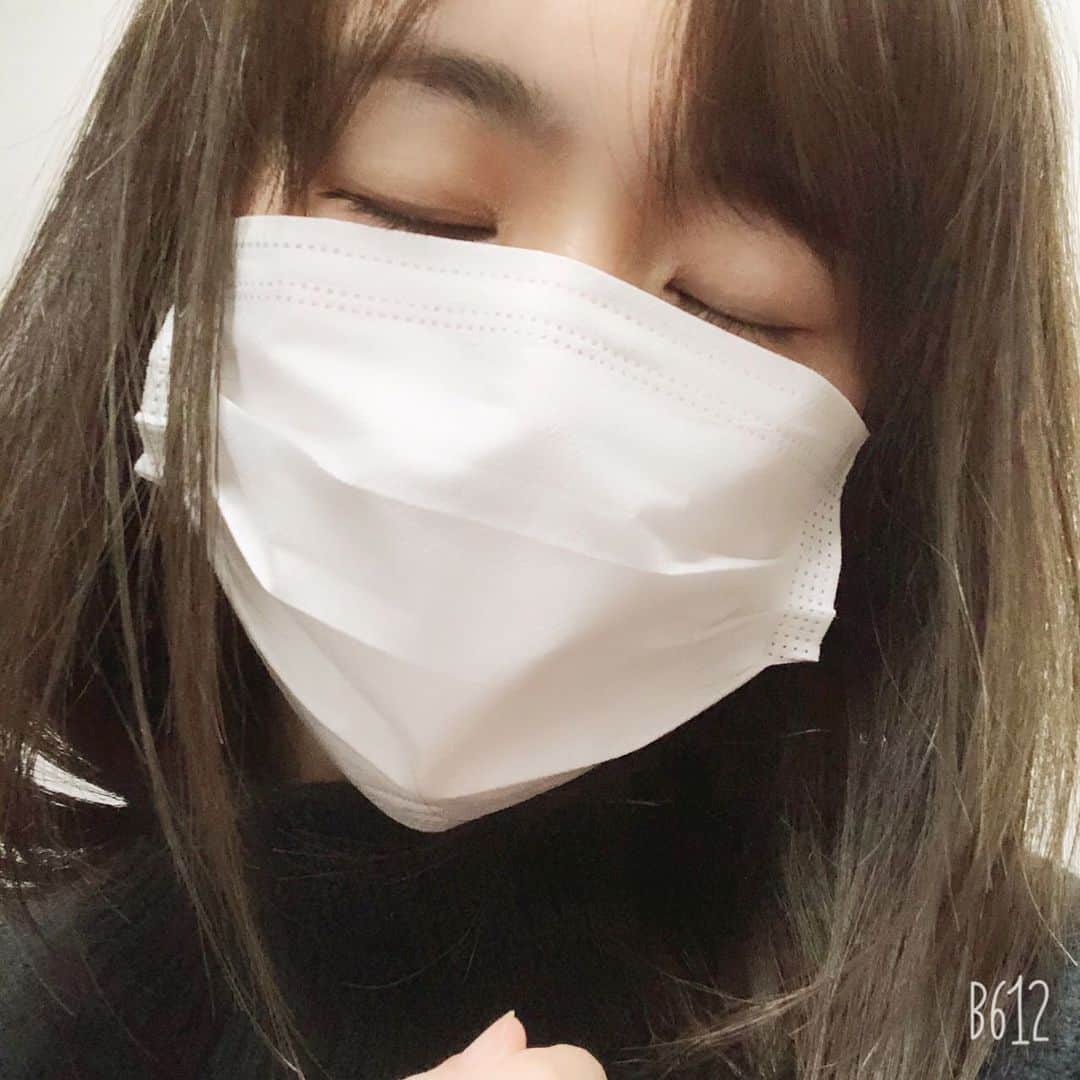 中嶋ユキノのインスタグラム：「毎年恒例、人間ドックおわり！👍🏻  バリウム先輩に、一年振りにめったんこにやられた、の図。  「健康です！血液も臓器も肺も綺麗です！ コロナ太りの方が今年は多いですが、 体重、内臓脂肪、問題ありませーーん！」とのこと😇 ほっっ。  バリウム先輩に打ち勝ったかいがありました。  #中嶋ユキノ #健康第一 #人間ドック #バリウム #検査好き」