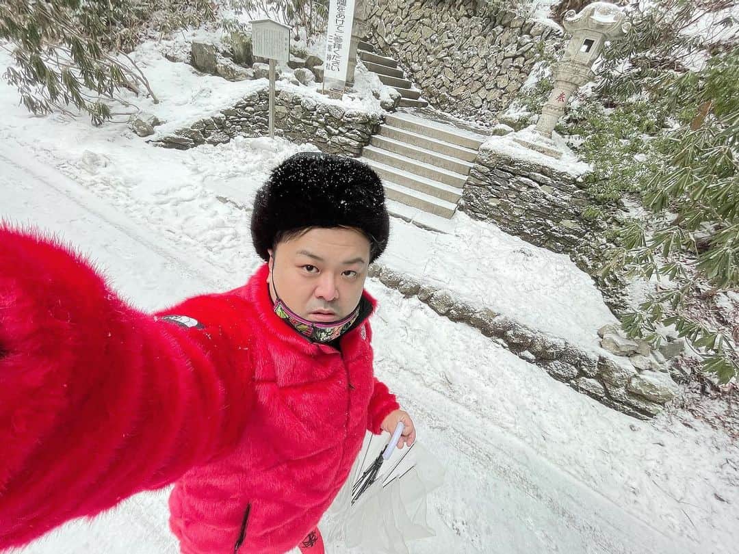 久保田和靖さんのインスタグラム写真 - (久保田和靖Instagram)「こちらは 大雪です。  捜さないでください。 さよおなら。  調子わるいので ここまで。」1月29日 15時41分 - kubotakazunobu