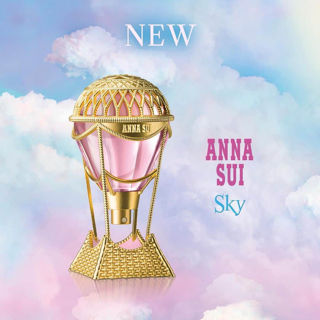 アナスイさんのインスタグラム写真 - (アナスイInstagram)「2月1日（月）新発売🌸  アナ・スイが贈る新しい香り「SKY」 〜空への冒険の誘い〜  ▪️スカイ オーデトワレ 30ml 6,380円(税込)   #annasuicosmetics #アナスイコスメティックス #annasui #アナスイ ﻿ #スプリング#コレクション#発売 #スカイ#フレグランス #フローラル #香水 #フルーティ#気球#ポップコーン#クラッシック  #fregrance #beauty #cosmetics #fantasia #christmas」1月29日 15時52分 - annasuicosmetics