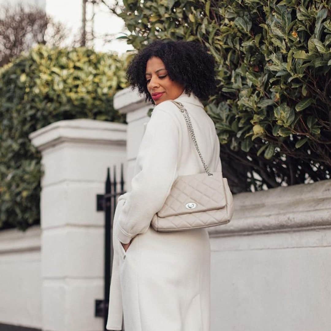 アクセサライズのインスタグラム：「Quilted bags forever our go-to ⭐  📸: @eleanorbarkes  Tap the link in our bio to shop #Accessorize #Accessorizer」