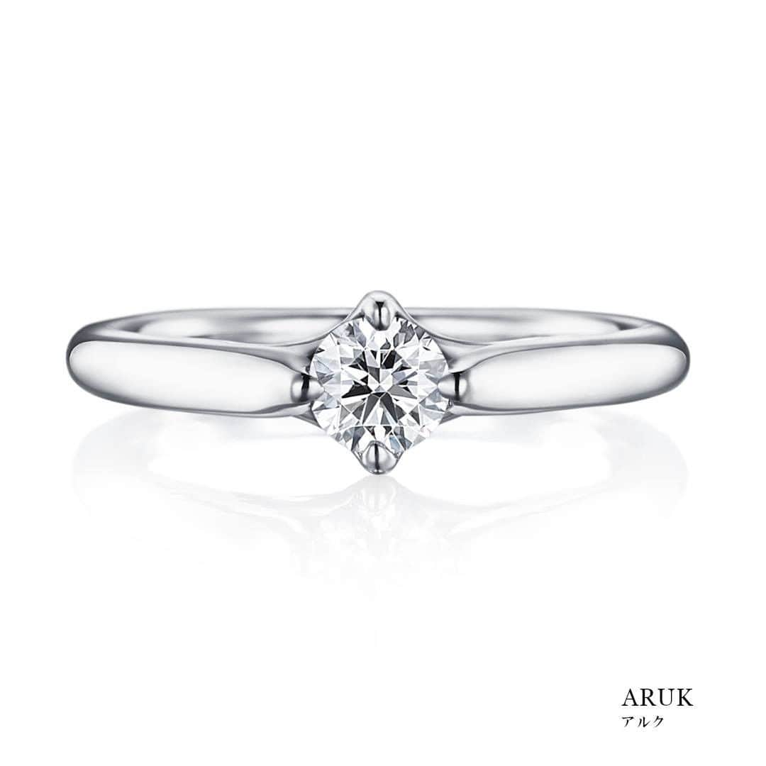 婚約・結婚指輪のI-PRIMO（アイプリモ）公式アカウントさんのインスタグラム写真 - (婚約・結婚指輪のI-PRIMO（アイプリモ）公式アカウントInstagram)「春の夜空に煌々と輝く巨星、アルクトゥルス。“春のダイヤモンド”、“幸せの星”の別名を持つ1等星をイメージしたエンゲージリングが「アルク」。ダイヤモンドのキューレット（下）まで、すべてを目にすることができるサイドビューデザインが特徴的で、光をたっぷりと取り込んで、キラキラと輝く様は、静かな自信にも満ちている。  なめらかな着け心地が特長の、ストレートラインのマリッジリング「ユノー」と組み合わせれば、シンプルモダンな手元に。結婚の女神ユノーの加護を受けながら、穏やかな幸福に満ちた、ふたりの暮らしをスタートしよう。  婚約指輪：アルク #アイプリモ_アルク 結婚指輪：ユノー #アイプリモ_ユノー  プロフィールのリンクからHPをご覧いただけます。 →@iprimo_official   #結婚指輪 #婚約指輪 #マリッジリング #ブライダルジュエリー #エタニティリング #エンゲージリング #marriagering #bridaljewelry #engagementring #結婚指輪選び #婚約指輪選び #結婚指輪探し #婚約指輪探し #iprimo #アイプリモ #プレ花嫁 #プレ花嫁さんと繋がりたい #結婚式準備 #花嫁 #結婚準備 #プロポーズ #ダイヤモンド #花嫁準備 #2021春婚 #2021夏婚」1月29日 16時00分 - iprimo_official