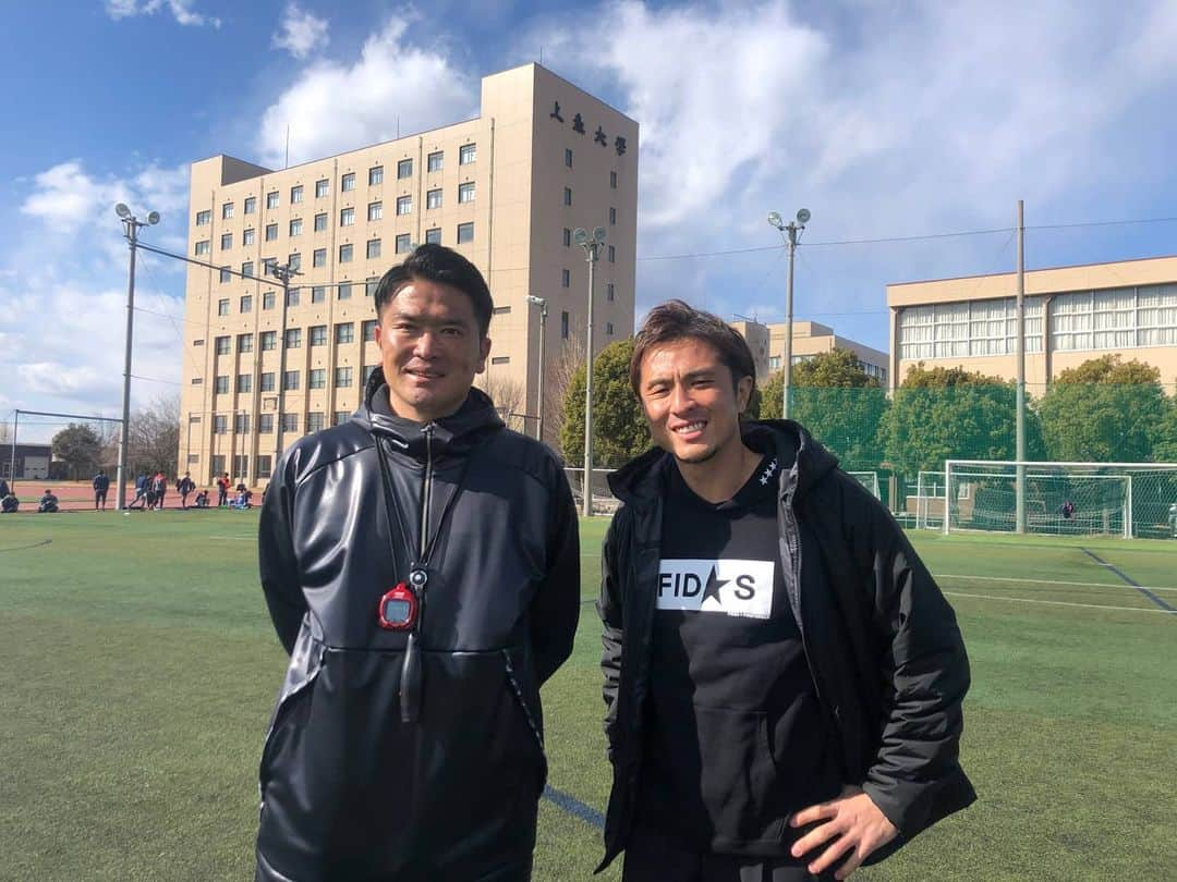 那須大亮さんのインスタグラム写真 - (那須大亮Instagram)「上武大学サッカー部岩政監督⚽  岩政監督の１日を密着させて頂きました‼️  監督初めてとは思えないチームマネージメント術に感心させられました。  今シーズンの上武大学サッカー部楽しみだ✨  #上武大学サッカー部 #岩政監督 #選手との対話 #チームマネージメント力 #同級生」1月29日 16時20分 - nasudaisuke_official