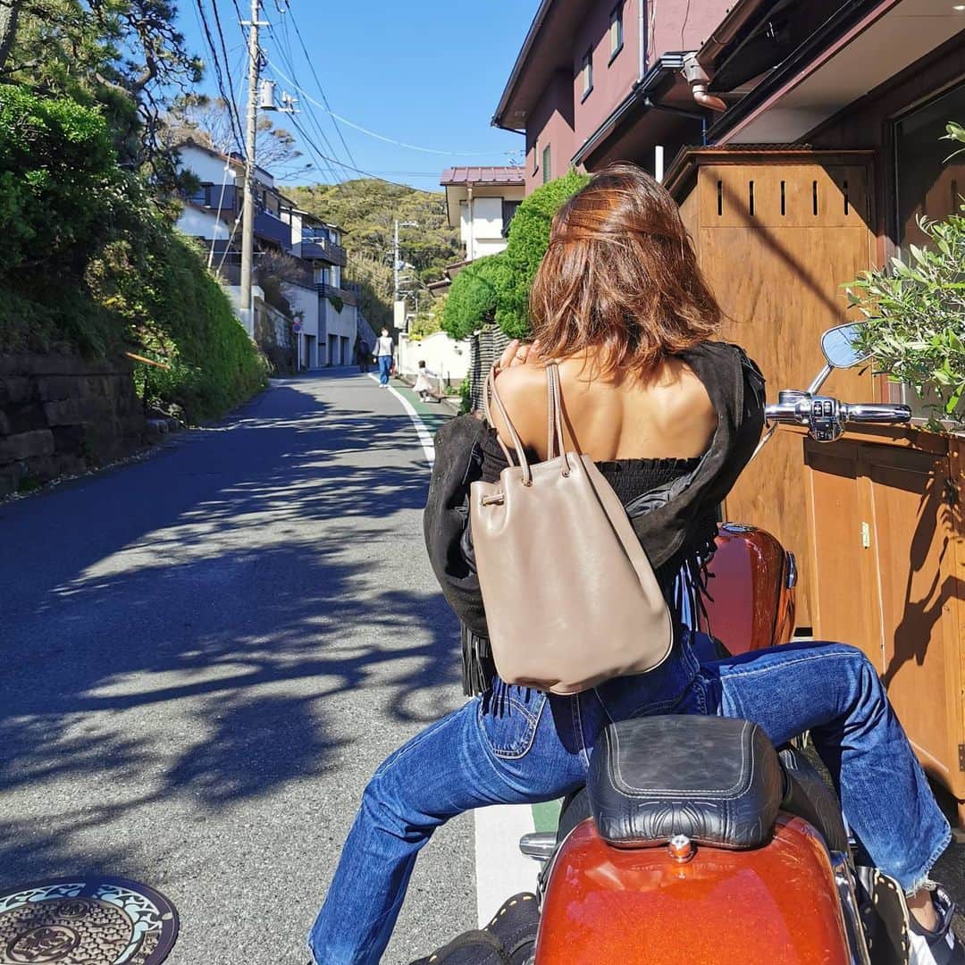 脇田恵子のインスタグラム：「後頭部のちりちり。」