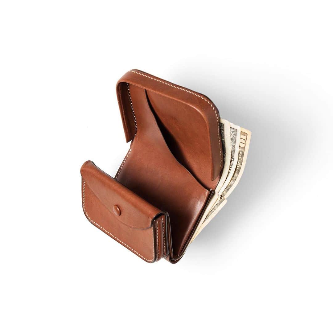 エドロバートジャドソンのインスタグラム：「NEW PRODUCT  BUCKS - TRIFOLD WALLET - CHECK OUR STOCKISTS & ONLINE STORE  #edrobertjudson」