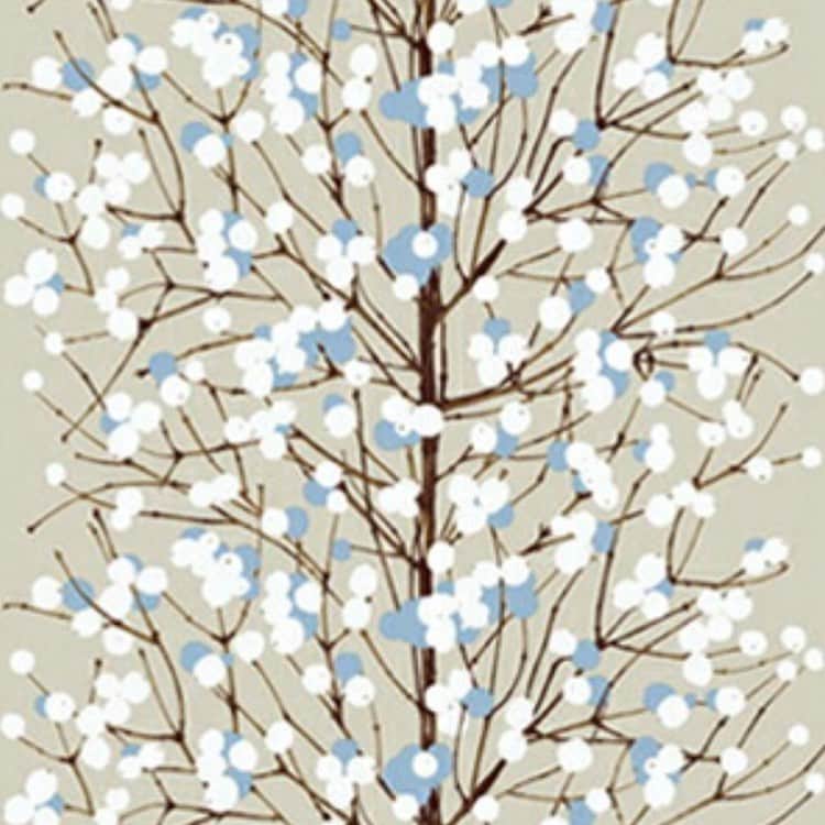 インテリアショップ メルサさんのインスタグラム写真 - (インテリアショップ メルサInstagram)「今日の豊岡は辺り一面銀世界❄︎  街路樹に積もった雪帽子を見る度に marimekkoのLUMIMARJA『ルミマルヤ』が思い浮かびます。  日本語で『雪いちご』という意味のある ルミマルヤは ふわふわとしたイメージの優しいデザインと落ち着きのあるニュアンスカラーが人気です。  壁紙はベッドルーム写真のホワイトと色違いのベージュの2色をお取り扱いしております。  #メルサ楽天市場店 または お店までお気軽にお問い合わせ下さい。  ------------------------------- オーダーカーテンとインテリアの店 メルサ https://www.merusa.net  メルサ楽天市場店 https://www.rakuten.co.jp/merusa/  #marimekko #マリメッコ #LUMIMARJA #ルミマルヤ #マリメッコ壁紙 #輸入壁紙専門店 #新築 #リフォーム #リノベーション #インテリアコーディネート #インテリアショップ #merusa #豊岡 #兵庫」1月29日 17時10分 - merusa_interior