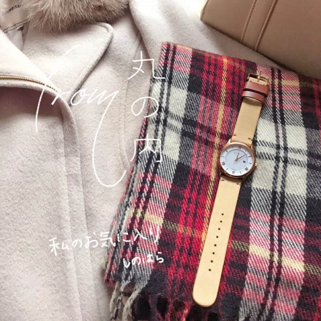 Maker's Watch Knotさんのインスタグラム写真 - (Maker's Watch KnotInstagram)「みなさま、こんにちは！ 丸の内ギャラリーショップの篠原です。  本日は、デイリー使いに最適なお時計のご紹介です。 ブラウンのベルトはどんなファッションにも合わせやすいですよ。  みなさまもお好きな組み合わせを見つけてみてはいかがでしょうか。  ご来店を心よりお待ちしております。  時計:スモールソーラー(CS-32RGWH) ストラップ:ヌバック(NU-18BP) バックル:ローズゴールド  #knot #knotwatch #knot_official #madeinjapan #wristwatch #watch #marunouchi #fashion #coordinate #ノット #日本製 #腕時計 #丸の内 #ファッション #コーディネート #カスタムオーダー #カスタム」1月29日 17時21分 - makers_watch_knot
