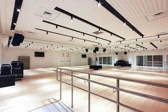 EXILE PROFESSIONAL GYMのインスタグラム：「⭕️AMAZING NEWS⭕️ . Now you can Rent space at EXPG NY ! 😍😍😍😍😍😍😍😍 . 🔴STUDIO A and STUDIO B 🔴  ➡️FULLY AIR CONDITIONED ➡️CDJ AND SOUND SYSTEMS ➡️FREE WIFI ➡️WOODEN FLOORS ➡️MIRRORS ➡️BLINDS ➡️PROFESSIONAL KEYBOARD W/ SUSTAIN PEDAL  ⭕️We are currently following the NY Forward Business Reopening Safety plan with limited capacity & social distancing⭕️  ※ Great for : Rehearslas, Audition, Video shoot, workshop etc.) For prices please send your request with details to EXPG-ny@ldhny.com . Can’t wait to see you creating ❤️❤️❤️❤️✨✨✨ . #newyork #studiorental #expgny #expgnewyork」