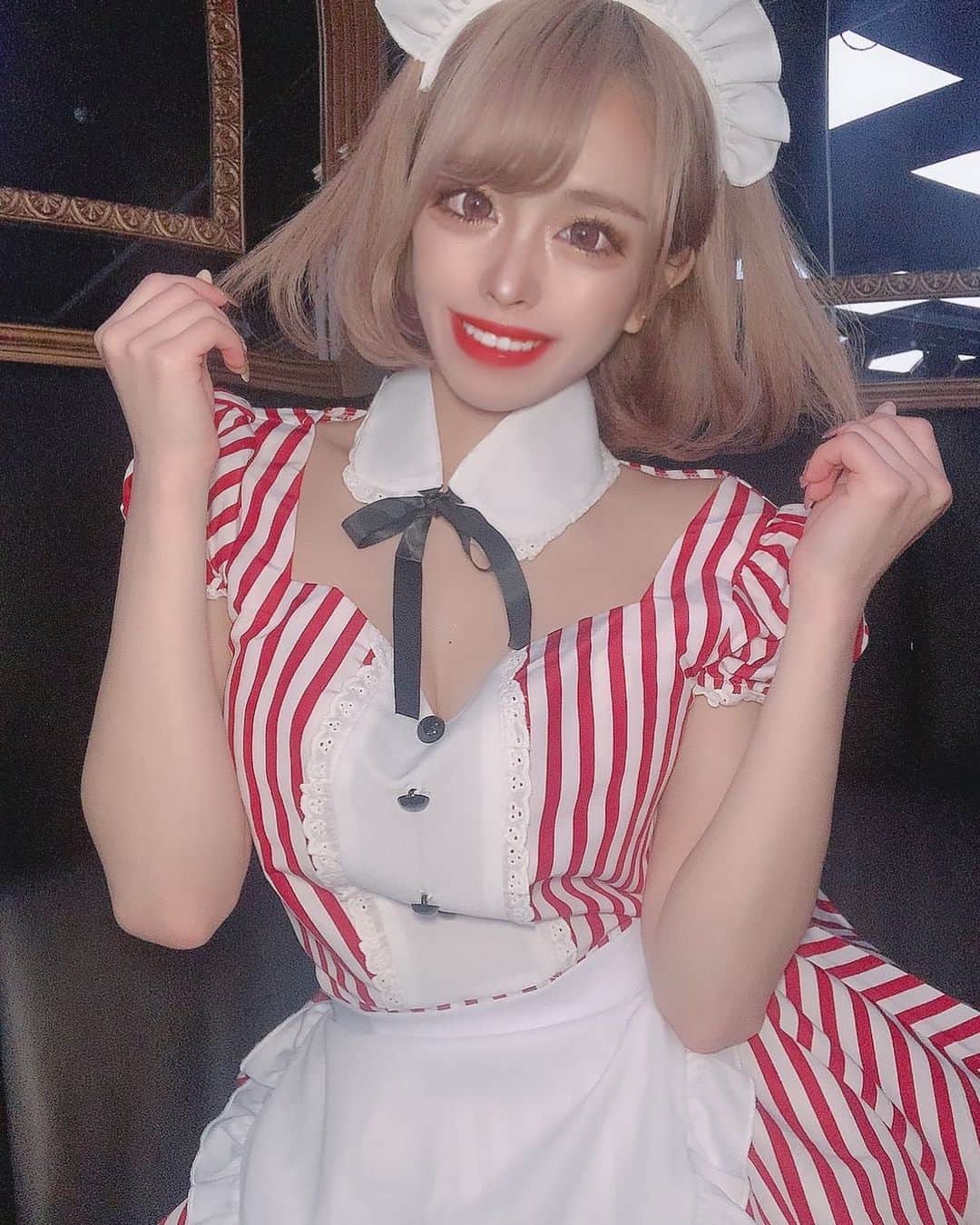あんじゅのインスタグラム：「♡ ． 明日は感謝祭😌  ． もちろん大切な理由があって来られない方も大勢いるし、会えなくても応援して下さる方々にも尚更沢山の感謝を伝えなきゃいけないんだけれど、私は口下手なので中々言葉を伝えるのが苦手です💭 ． ． 写真も苦手で喋るのが苦手で文章も苦手で、歌もダンスもまだまだで、私を応援してくれている方々は何が理由なんだろうと真剣に考える時もありますが、あんじゅ推しの皆さん安心してください👏🏻  まだまだ伸び代たっぷりあって応援しがいがあるってことです👏🏻💓(自分で言うスタイル) ． ． ． 誰かにとっての大切な存在になれるように、毎日生きていきたい😌😌 まだまだ皆さんのお力をお借りしますが、これからもよろしくお願いいたします🙇🏼‍♀️🙇🏼‍♀️🙇🏼‍♀️💓 ． ． ． ． 長くなっちった！てへ！ ．  #Burlesque #バーレスク #バーレスク東京 #大阪 #バーレスク大阪 #北新地 #六本木 #キャバ嬢 #ホスト #歌舞伎町 #ダンサー #bodymake #自発ください  #桃尻トレーニング #ビジネスギャル  #金髪女子 #ギャル #加工厨 #ジャニヲタ #美尻女子 #エロ可愛い #筋トレ女子 #撮影会 #雰囲気好きな人いいね #自撮り界隈 #1mmでもいいなと思ったらいいね #被写体  #メイド服 #コスプレ #ボブヘアアレンジ」