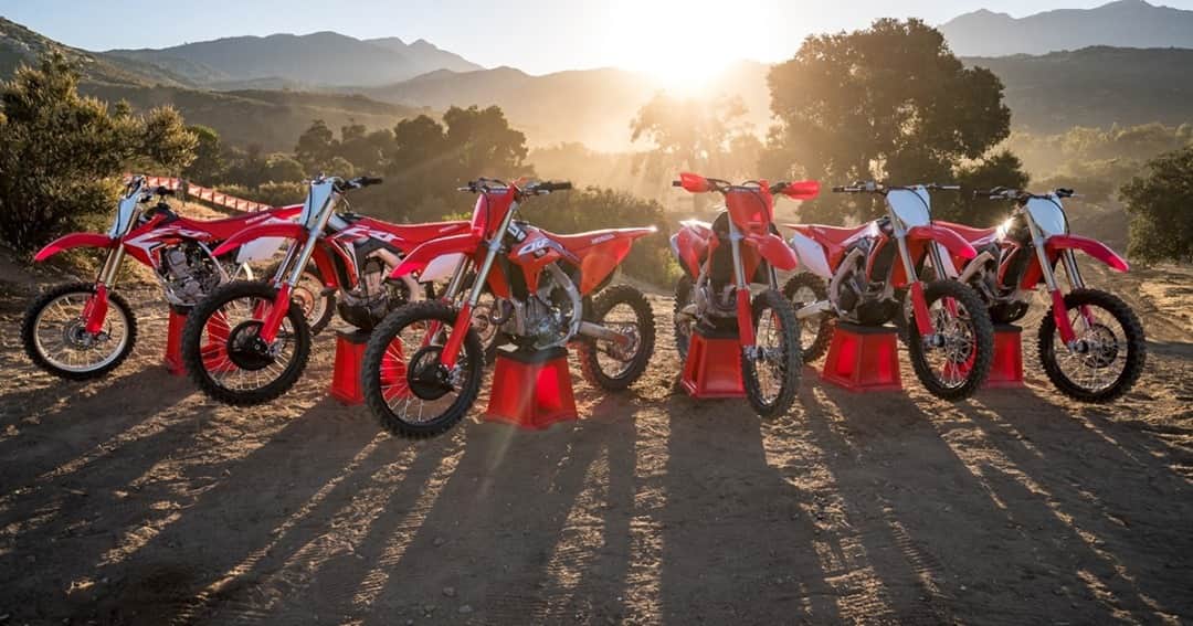 Honda Powersports USさんのインスタグラム写真 - (Honda Powersports USInstagram)「Which CRF would own and why? #crfcollective #betteronahonda」1月30日 3時00分 - honda_powersports_us