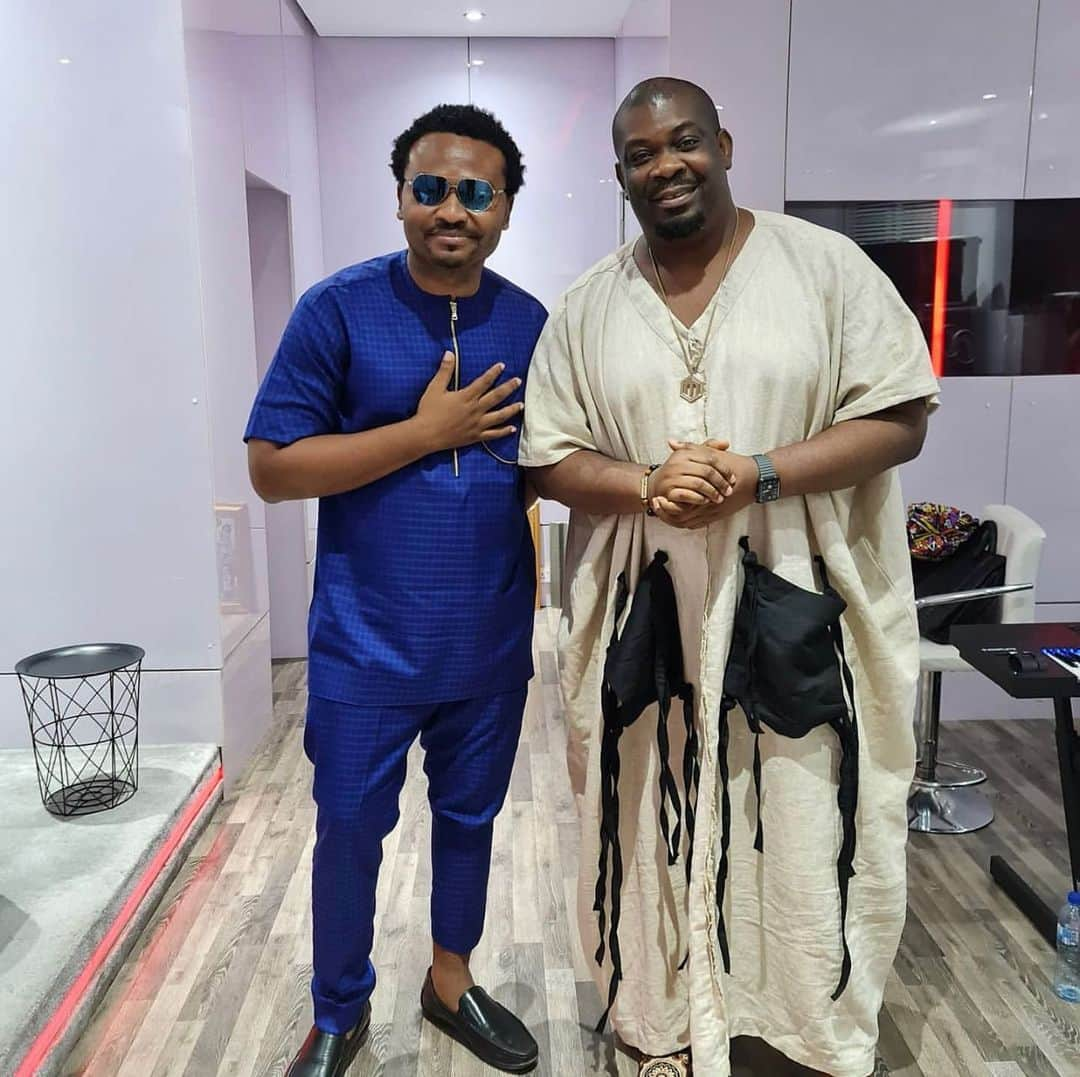 Don Jazzyさんのインスタグラム写真 - (Don JazzyInstagram)「Was an honor to finally meet you sir @eezeetee1. May GOD continue to use you to win more souls his kingdom. 🙏🏾」1月30日 2時52分 - donjazzy