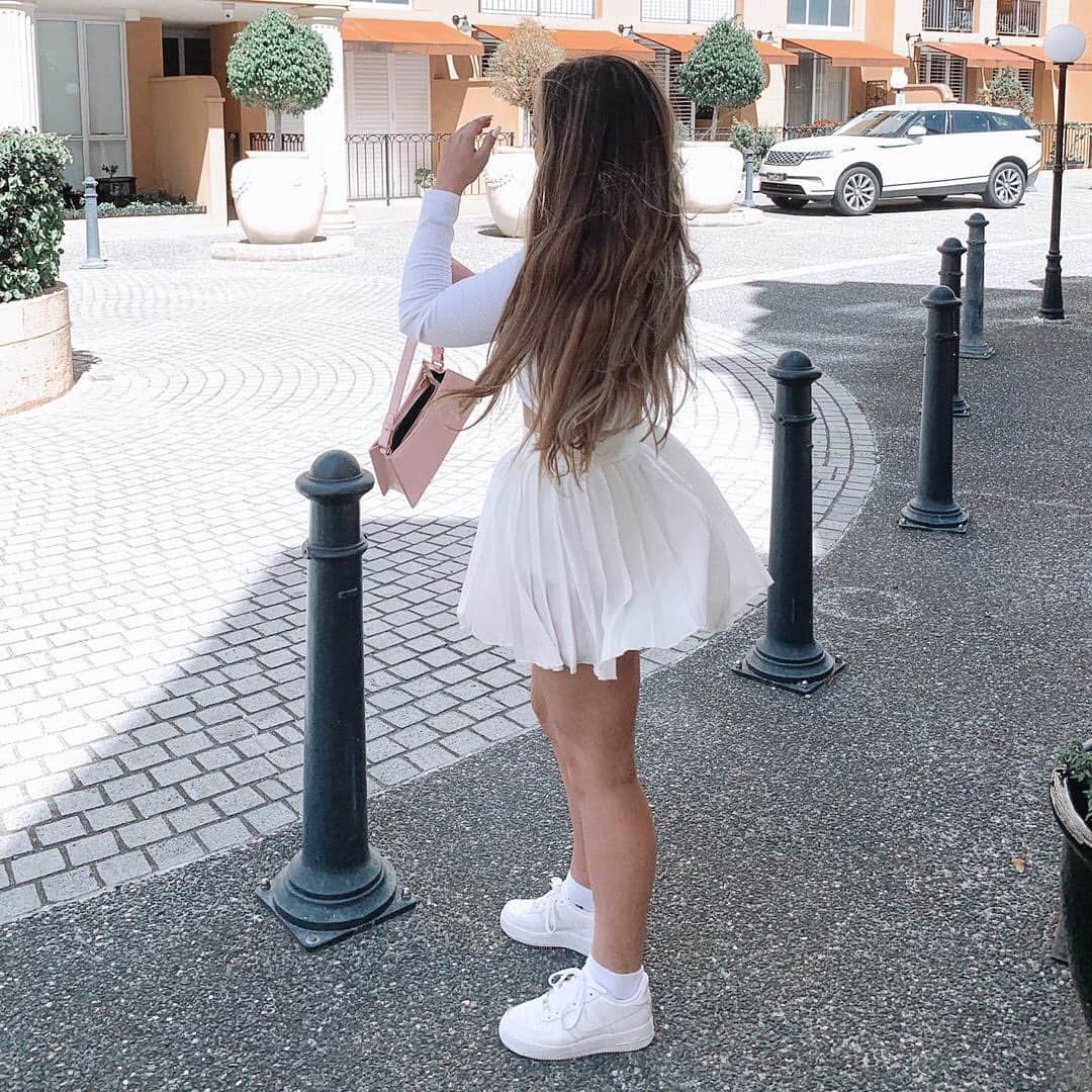 SHEINのインスタグラム：「Chic in the city 🤍  @savlyle  Shop Item #: 1175192  #SHEINgals #SHEINstyle #SHEINSS21 #chic」