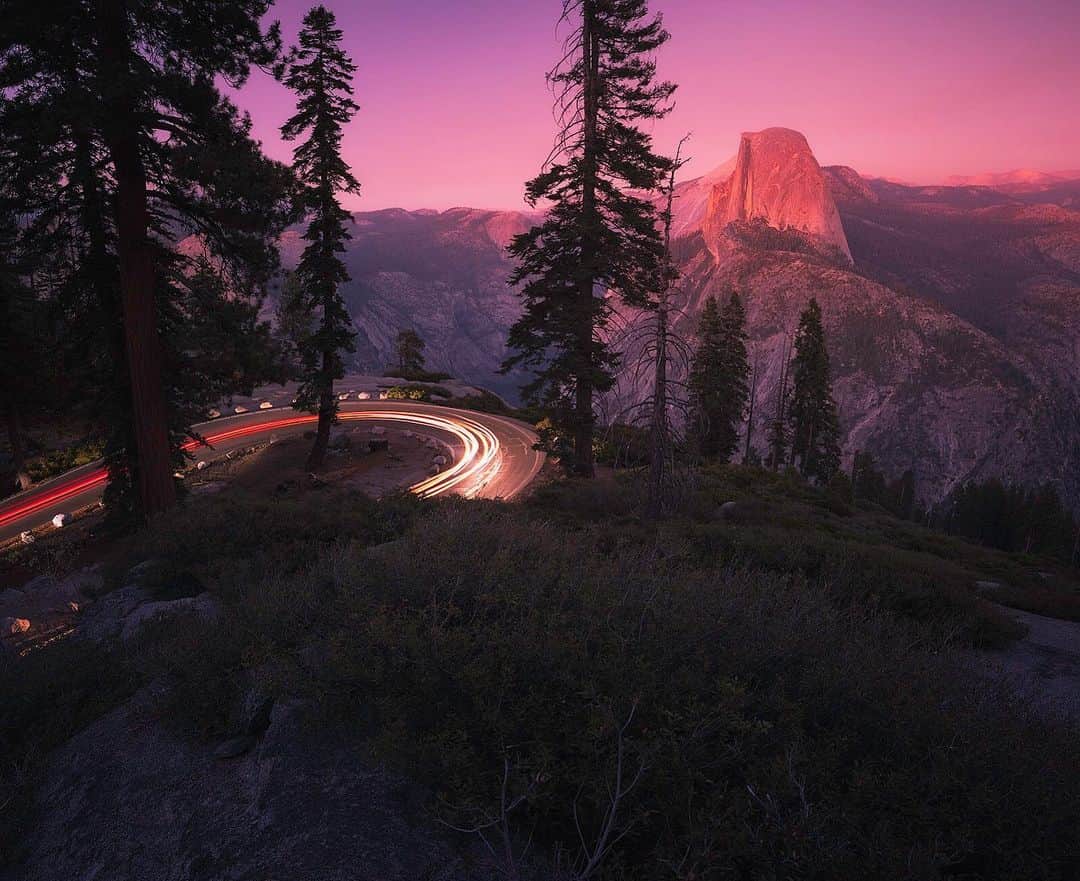 のインスタグラム：「Had a little fun trying something a little different from a well-known lookout. Glacier Point in Yosemite National Park is world renown for its sweeping views of the valley, cliffs, and surrounding Sierra Nevada Mountains. It can be hard to find new or less seen locations in a place millions have visited and photographed, but this was a spot I was eager to try out as everyone was packing up and heading home for the evening. Let me know what you think!」