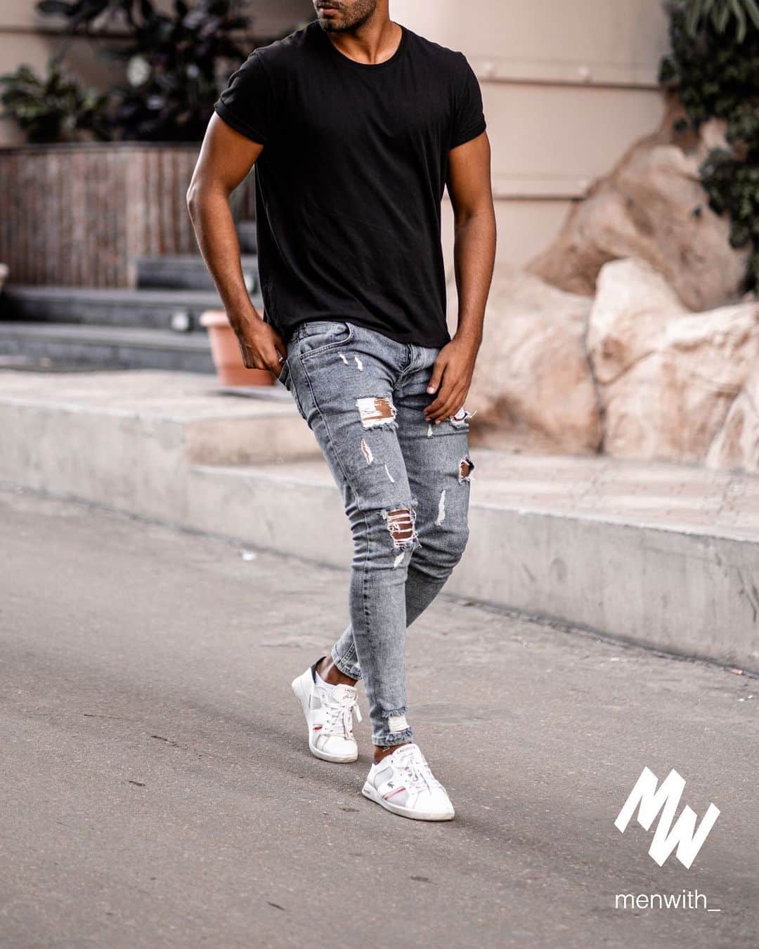 Men Withのインスタグラム：「Cool photo of our dear friend @ahmed_cola4 👌🏽 #menwithstreetstyle」
