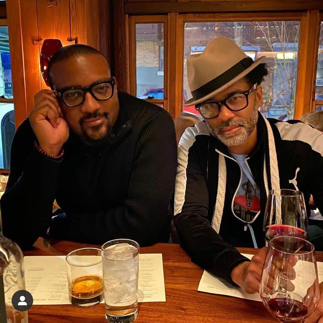 エリック・ベネイさんのインスタグラム写真 - (エリック・ベネイInstagram)「Honored to call this gifted philly dude my partner. Creating art is serious business !! Let the stories be toooold!!! Writer, director, chicken parm maker...let’s get it !! #SNAP #makingamovie #laviaverde @directordevinhampton」1月30日 4時05分 - ericbenet