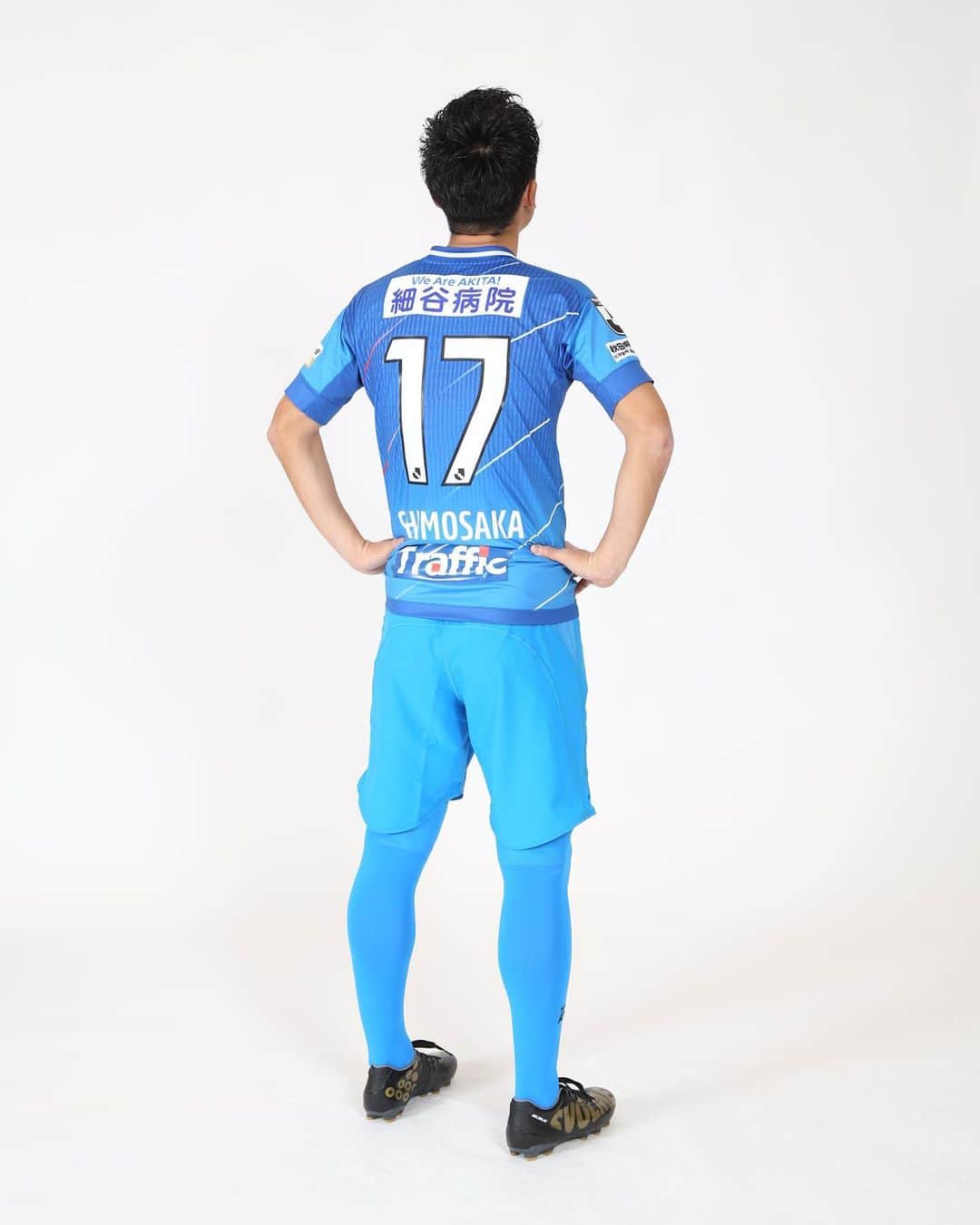 下坂晃城のインスタグラム：「. 今年から熱い応援 宜しくお願いします⚽️ #ブラウブリッツ秋田  #猫背」