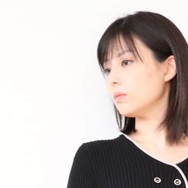 渋谷飛鳥のインスタグラム：「心の俳句  「メイク変え 気づかれないから 言うけれど」  意味: アイメイク変えたんですけどね 元々化粧も下手なので 微々たる変化すぎて 本当に誰も気づきません。 (もしくは似合ってなくて言いづらい説)  言いたいことは 自分で主張していくことが大事です。  あと厳密には季語が無いので川柳です。」