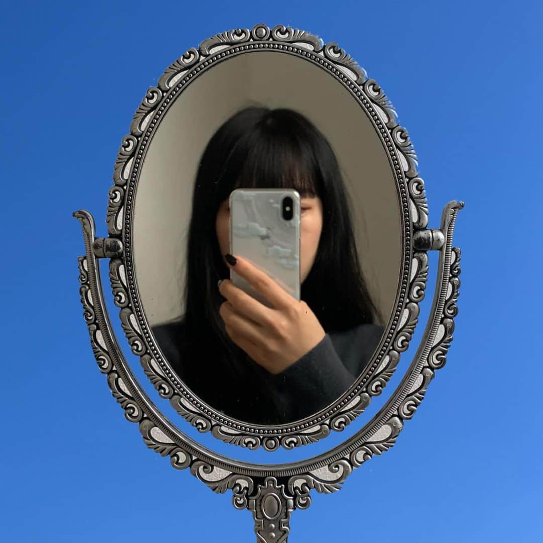 山下恵奈のインスタグラム：「iPhoneケースとマスクをクリケ(@curike_official)で作ってみた🪐﻿ どっちも大好きな空のデザイン🌇﻿ ﻿ お気に入り💞﻿ ﻿ #クリケ#オリジナルマスク#iPhoneケース #PR」