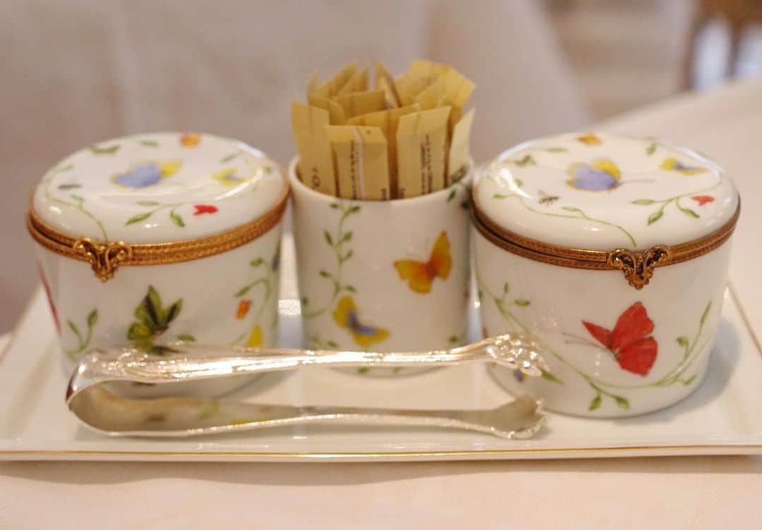 cieltripさんのインスタグラム写真 - (cieltripInstagram)「食べる前から幸せになる朝食😋  #lebristolparis #lebristol #theleadinghotelsoftheworld #ホテルの朝食 #ホテル朝食 #フランスパン #おひとりさま#oetkercollection #ラグジュアリーホテル #パンが好き #パン好き」1月29日 19時38分 - cieltrip