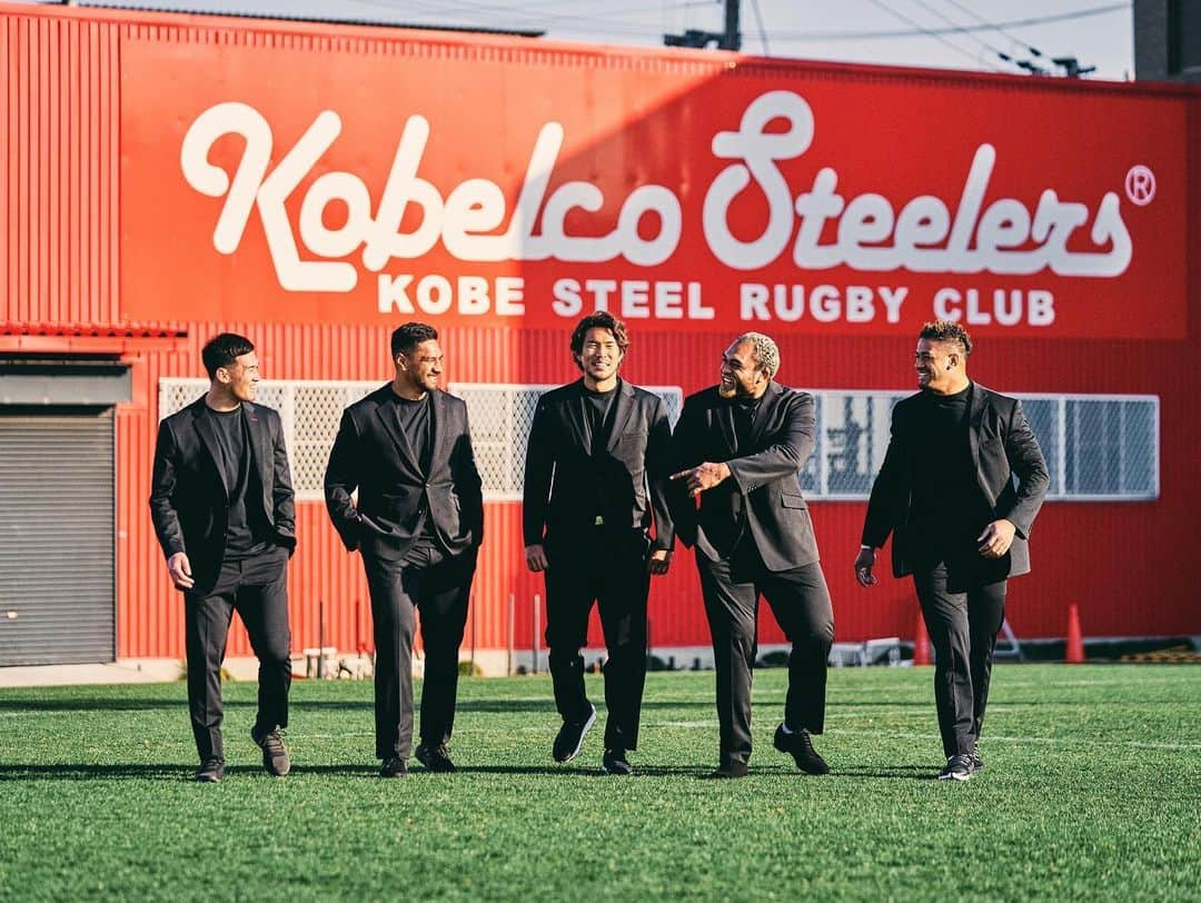 ラファエレ・ティモシーさんのインスタグラム写真 - (ラファエレ・ティモシーInstagram)「@kobelcosteelers_official 2021 Team Suits by @unbuilt_official  #UNBUILT #takeokikuchi」1月29日 19時52分 - timlafaele