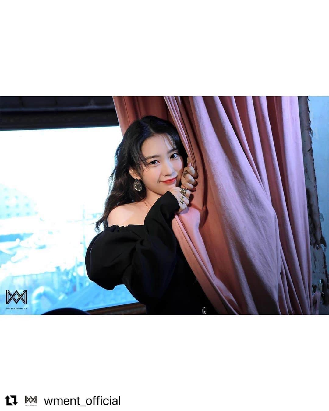 OH MY GIRLさんのインスタグラム写真 - (OH MY GIRLInstagram)「#Repost @wment_official ⠀ ‘지호’에게 빠질 준비되셨나요? ‘더 스타’ 화보 촬영 현장 비하인드! 포스트 미리보기🔍 ⠀ ➡️ naver.me/5xlhkLBj ⠀ 비하인드 스토리는 포스트를 통해 확인해주세요! 🎬 ⠀ #오마이걸 #OHMYGIRL #OMG #지호 ⠀」1月29日 19時44分 - wm_ohmygirl