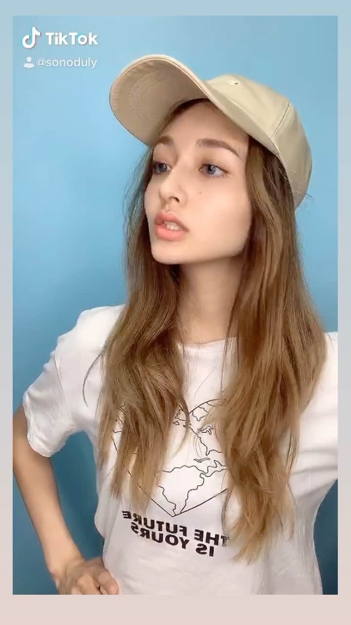 想乃のインスタグラム：「逆はよくあるよね？？ 店員じゃないのに間違われること🙋🏻‍♀️ あれ困る🙋🏻‍♀️」