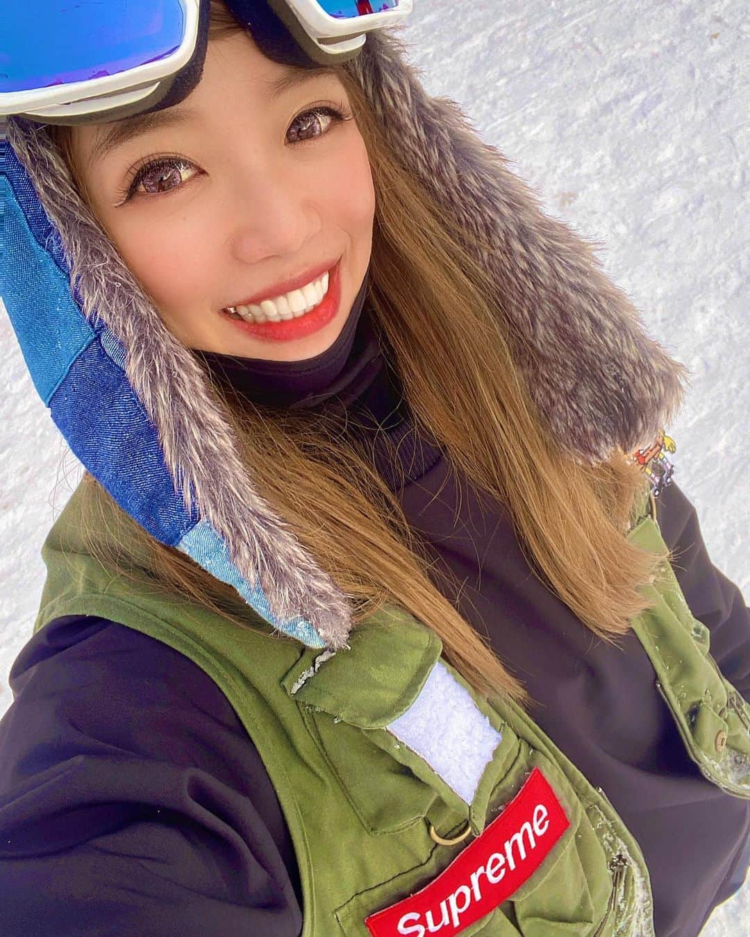 つっきさんのインスタグラム写真 - (つっきInstagram)「🏂🏂🏂🏂🏂 ． 昨日のスノボ楽しかったあー🥺❤️ またそれは今度ポストする🤤🔥 神立に行くとお友達や知り合いが どんどん増えて楽しいッ😍❤️ ． ． #SNOWP #snowboarding #snowboard #snowboarder #snowboardgirl #snowboardlife #vic_season #yukiyama #wintergirl  #스노보드  #스키 #スノボ #スノボー #スノーボード #スノボ女子 #スノボー女子 #スノーボード女子 #スノボウェア #新潟スノーファンクラブ #神立高原スキー場 #神立 #スノップ #ストリート系女子 #ビジョナビ #ビジョビ #ビジョカツ #美女図鑑 #イケイケのイケ #すきすきのすき❤️ #2021インスタがんばる」1月29日 19時55分 - tukki007