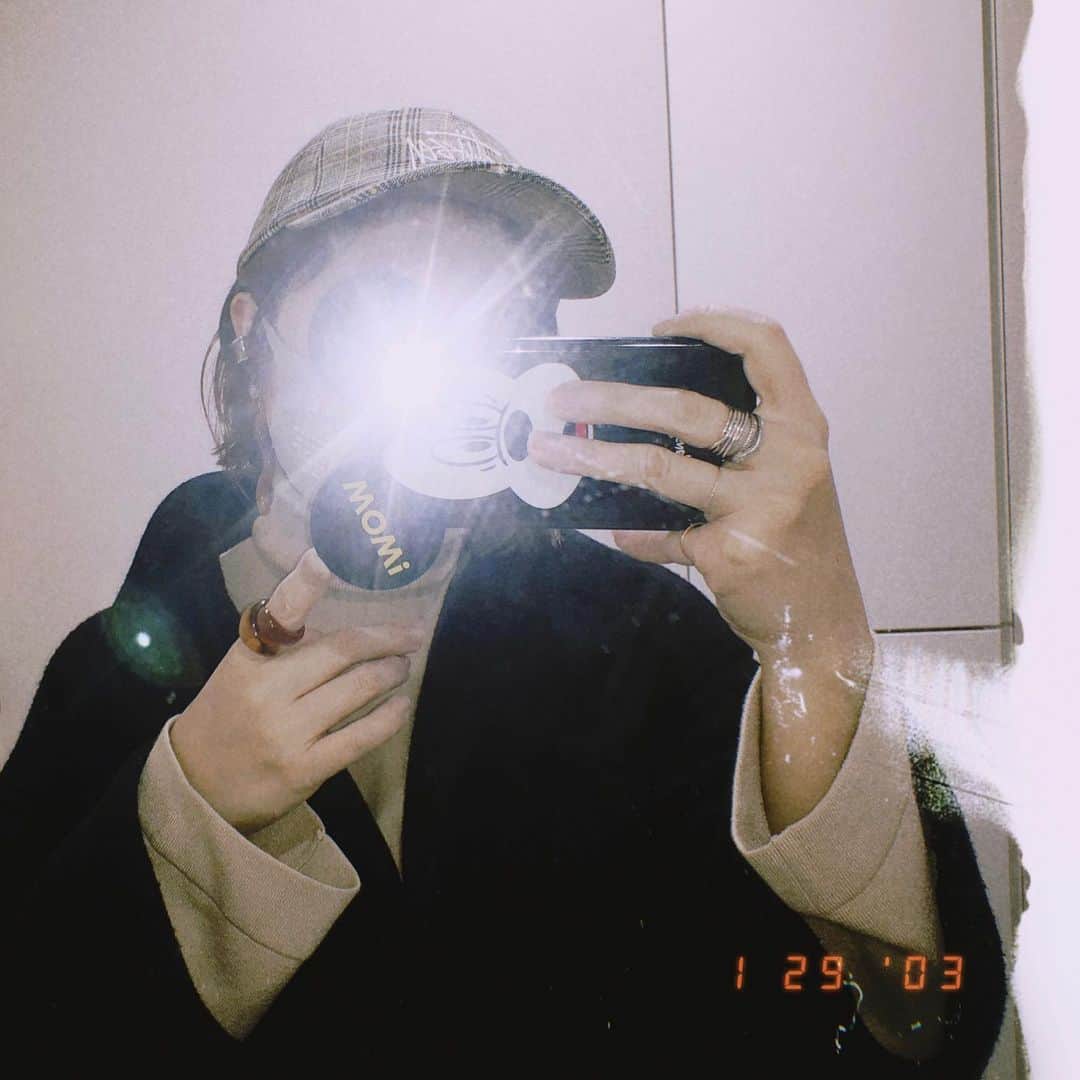 トリイクニコのインスタグラム：「インプラントが打ち込まれました🦷⚙ 歯がキレイになると嬉しいね✨  今なら顔腫れてもマスクでバレないよw  きのうのマスクは無事Qoo10で100個ポチりましたので 届いたらまたupしますねw  ✔︎2枚目と4枚目に🏷つけました🙌🏻  #タグ付けてるけど興味ある人いるの？www #まぁいいか #失敗を恐れて何もしない人は成功することもない #どこかで見かけた格言✍️」