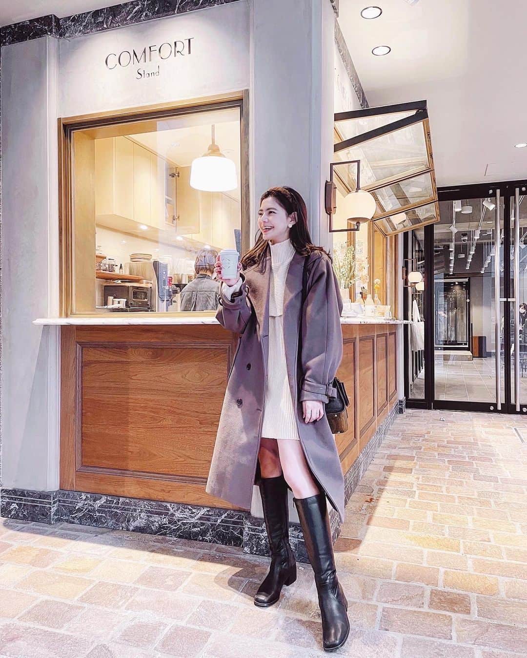 畑有里紗さんのインスタグラム写真 - (畑有里紗Instagram)「お洒落なコーヒースタンド☕️ @comfort_stand_tokyo  オレンジゼスティーカフェモカのホット飲んだよ❤︎ カフェの写真はたくさん撮ったから また違う投稿で詳細載せる😙  コートは @envylook_japan ブラウンコート 色味がお気に入り🤎  #arii_code#comfortstand#カフェ巡り#カフェ好き#envylook#envylook_japan#ブラウンコーデ#カフェ#cafe#ootd#fashion#cafestagram#cafephotography#コーヒースタンド#カフェスタグラム#浜松町カフェ」1月29日 20時08分 - arii_m36
