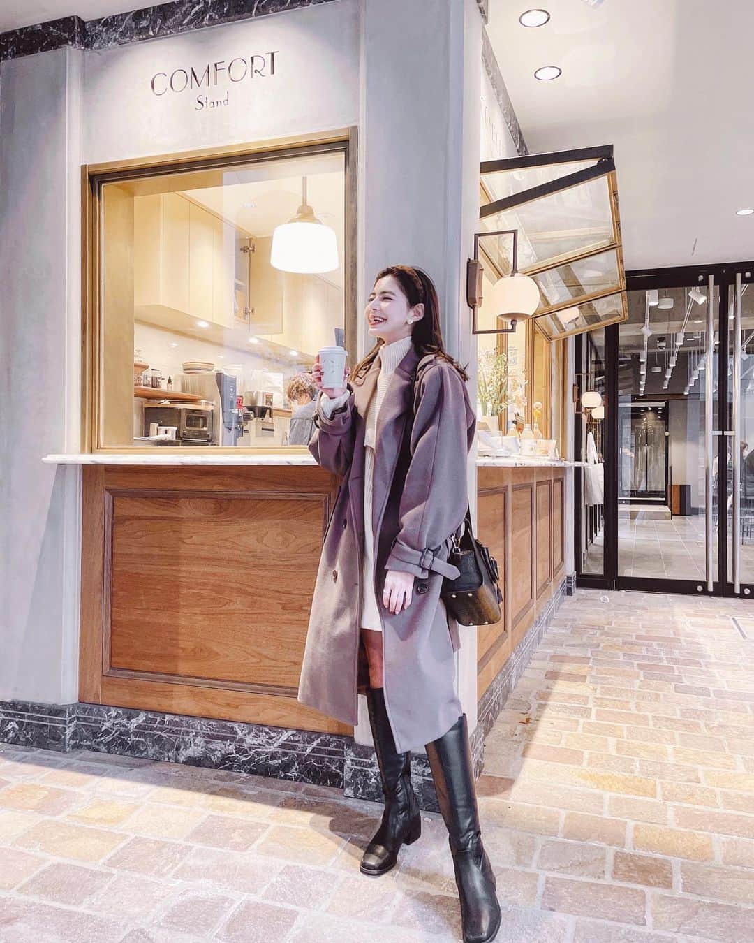 畑有里紗さんのインスタグラム写真 - (畑有里紗Instagram)「お洒落なコーヒースタンド☕️ @comfort_stand_tokyo  オレンジゼスティーカフェモカのホット飲んだよ❤︎ カフェの写真はたくさん撮ったから また違う投稿で詳細載せる😙  コートは @envylook_japan ブラウンコート 色味がお気に入り🤎  #arii_code#comfortstand#カフェ巡り#カフェ好き#envylook#envylook_japan#ブラウンコーデ#カフェ#cafe#ootd#fashion#cafestagram#cafephotography#コーヒースタンド#カフェスタグラム#浜松町カフェ」1月29日 20時08分 - arii_m36