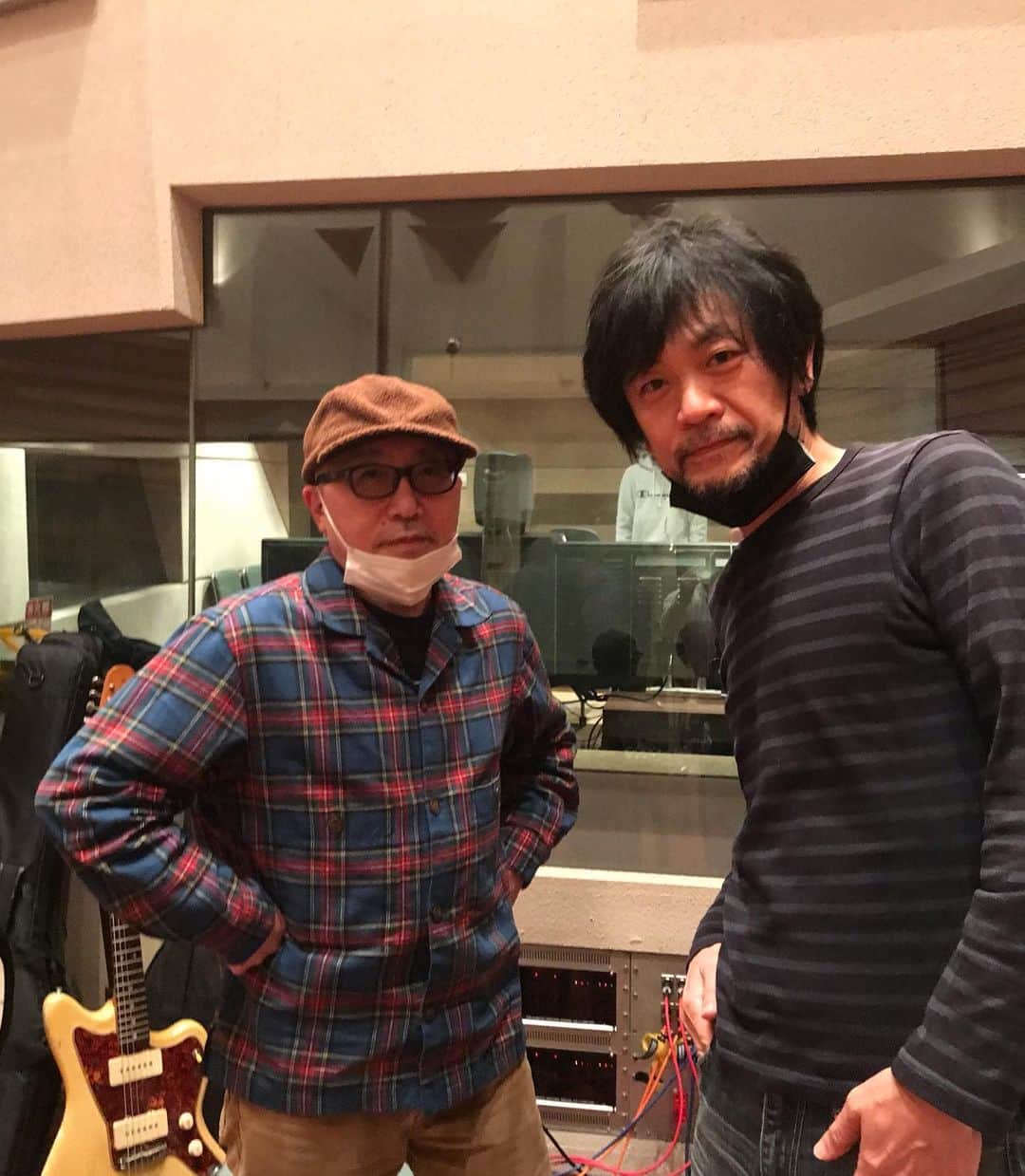 金戸覚のインスタグラム：「そう言えば先日、ネギパイセンに久々に会ったよ。元気そうで何より！こんなご時世じゃなかったらこのまま拉致して飲みに行くとこだけどね^ ^それはまたの機会に！#根岸孝旨 #ベーシスト」