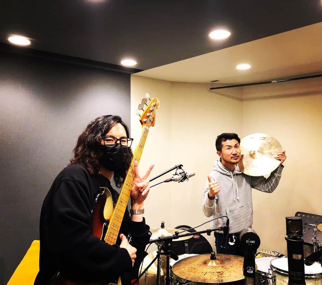 神田雄一朗のインスタグラム：「今日のリズム隊はこの人と🤩 #横沢正彦 #カナザワマナブREC」