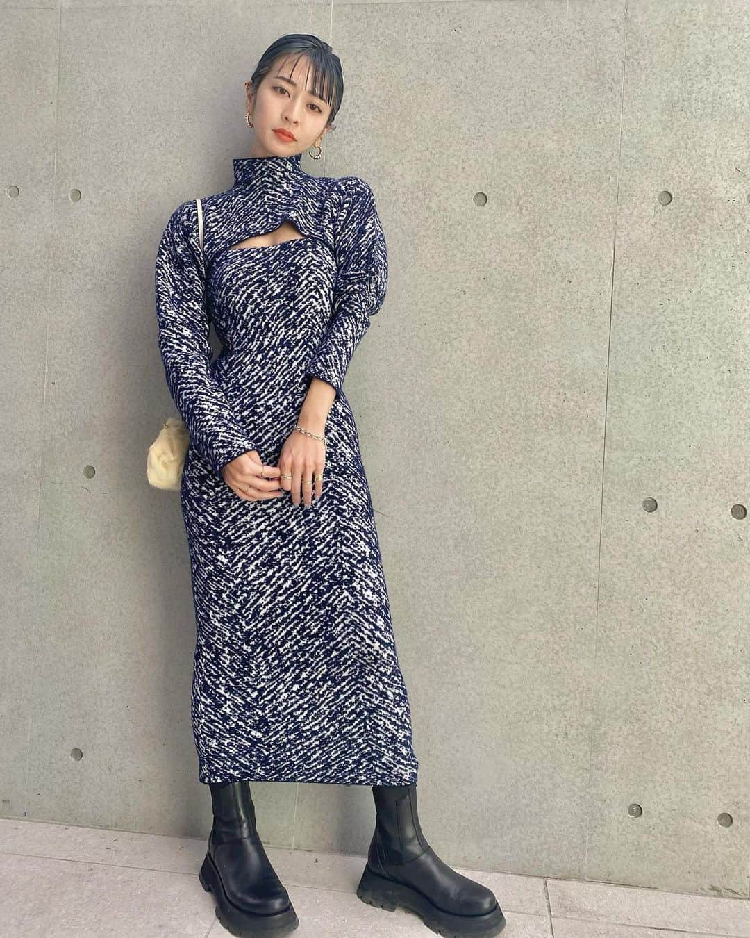 梅村実帆のインスタグラム：「なんにもない日のおめかし👄 お気に入りのワンピース @31philliplim  と、 @nanakoro さんに髪の毛やってもらって るんるんな1日でしたぁ🧜🏻‍♀️ありがとうございます💙 こんなときこそ毎日自分で自分のテンション上げる😙」